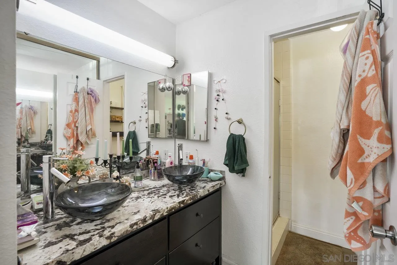 Photo #12: 250037672 Listing: Photo #12