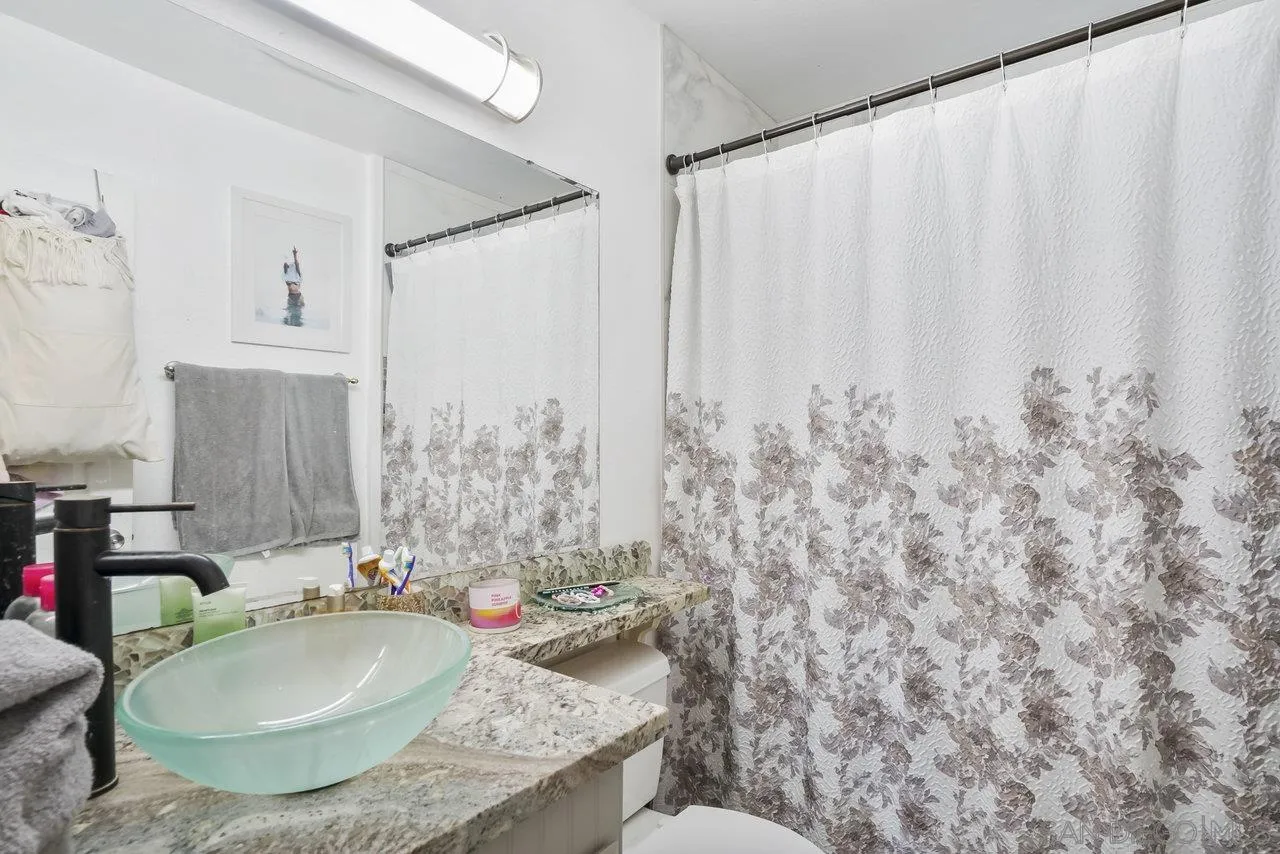 Photo #16: 250037672 Listing: Photo #16