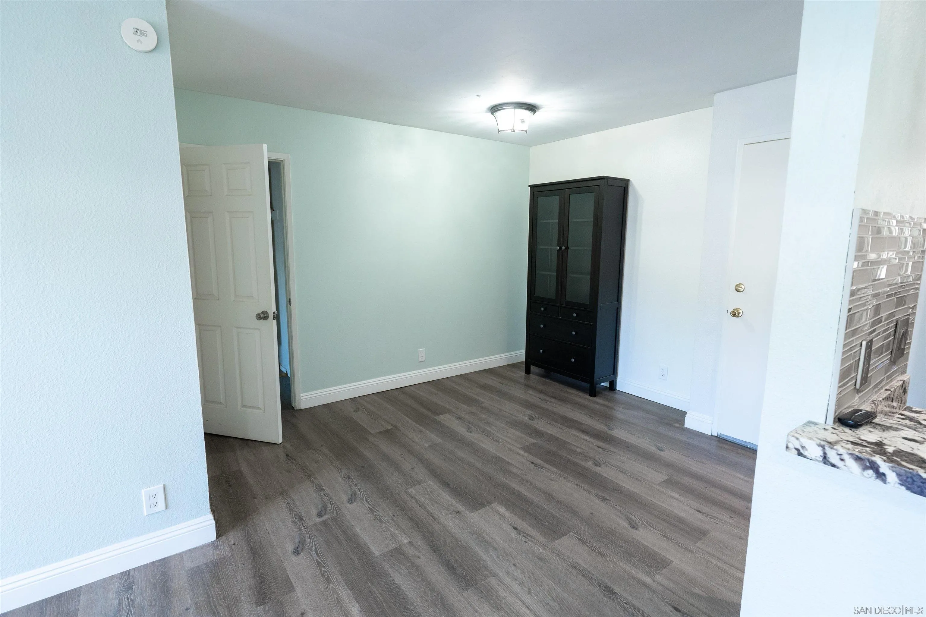 Photo #5: 250037672 Listing 