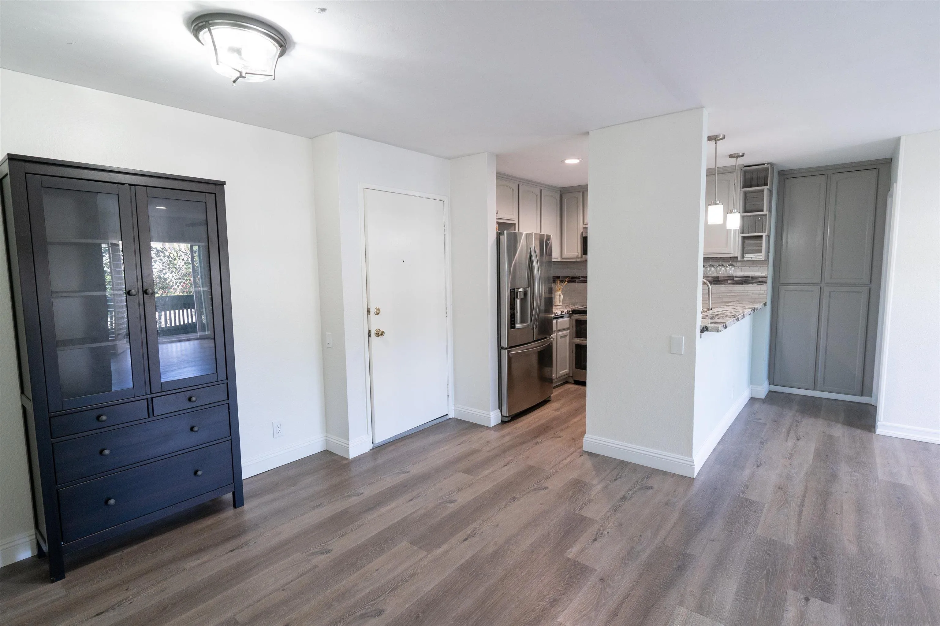 Photo #2: 250037672 Listing 