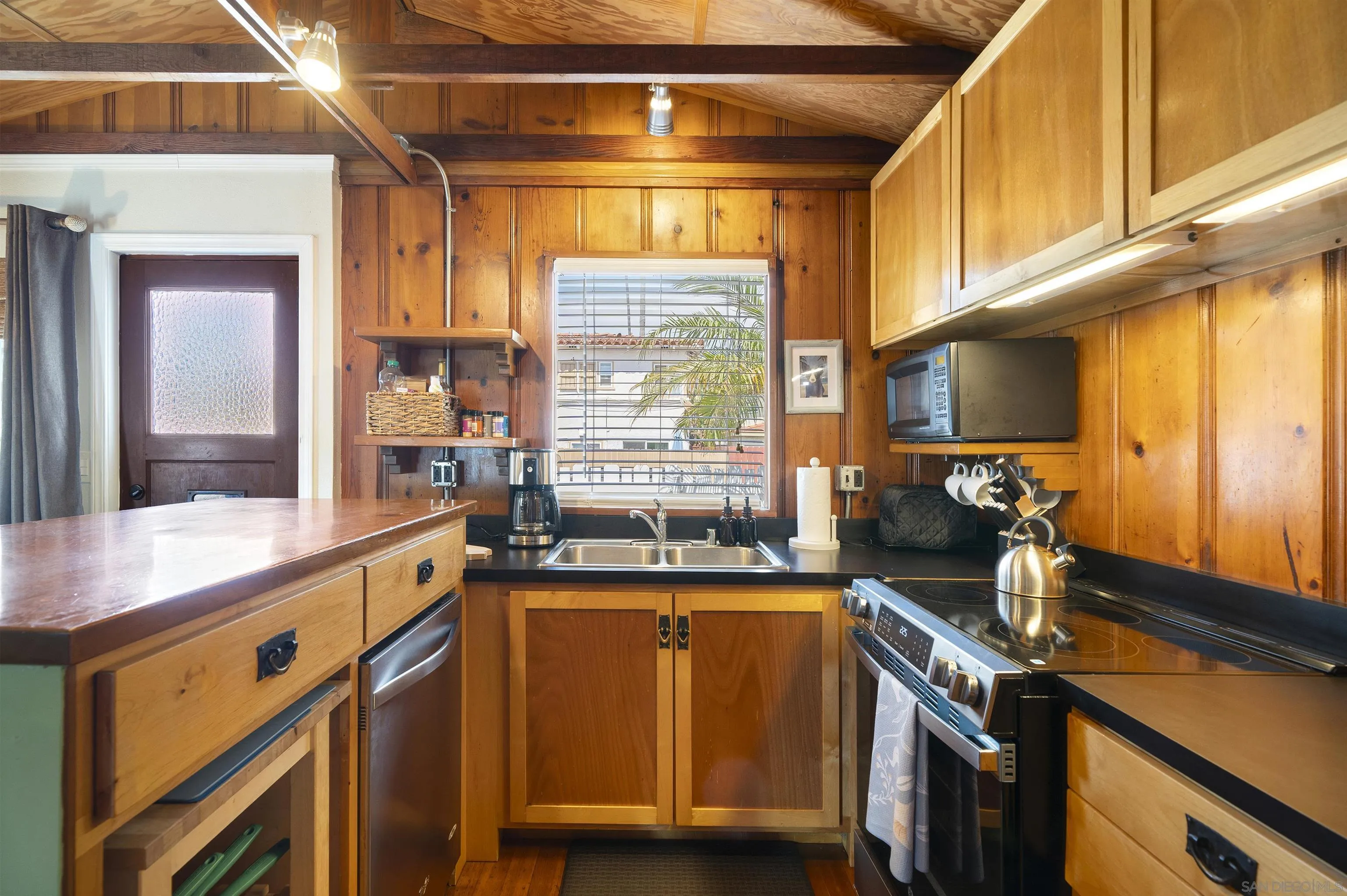 https://cdn.realtyfeed.com/cdn/127/250037676/45f2475fbdbe4e12963105df2405f824.webp