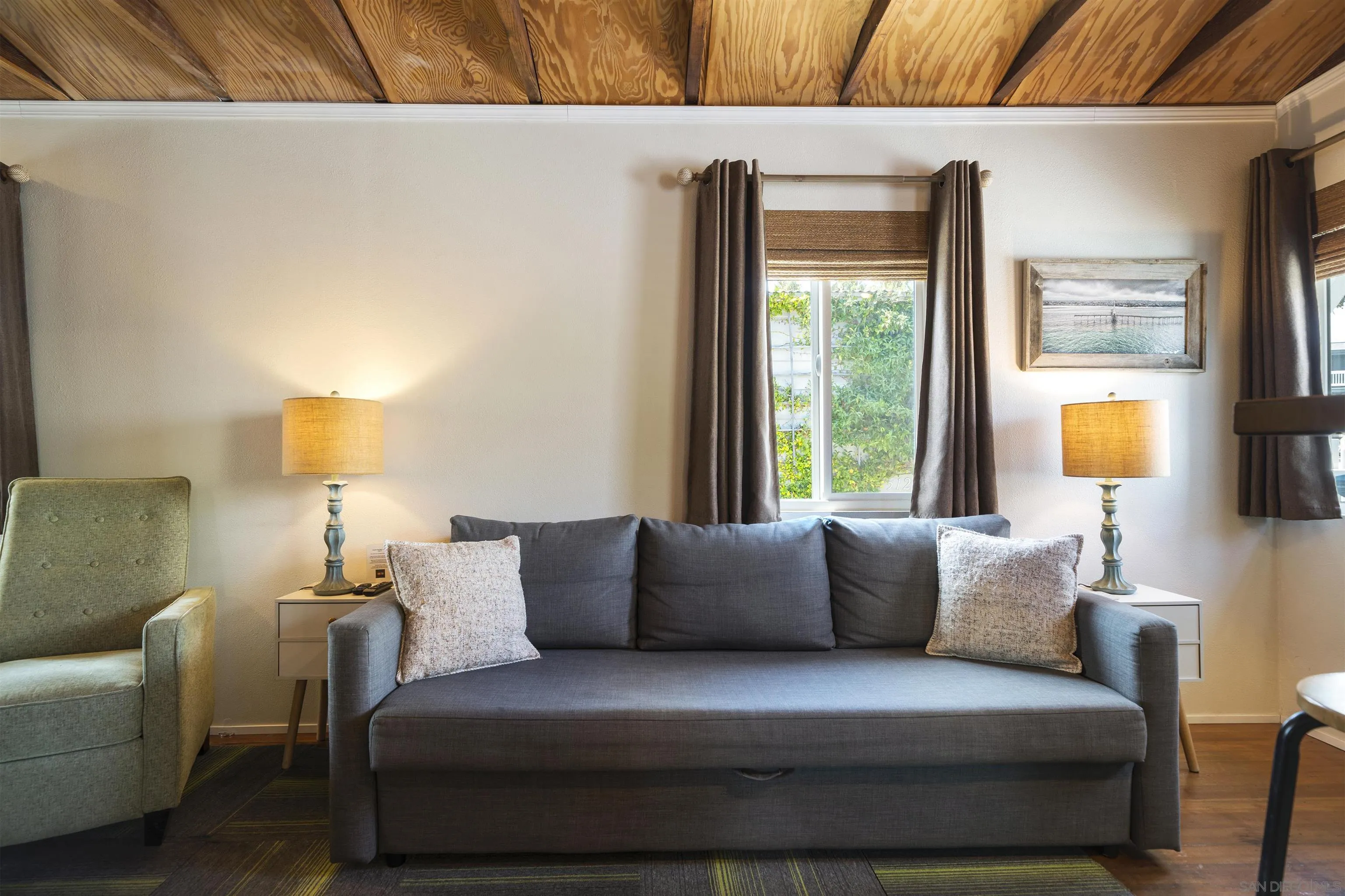 https://cdn.realtyfeed.com/cdn/127/250037676/72f8f211884ca3e7a7c5aee99427ee60.webp