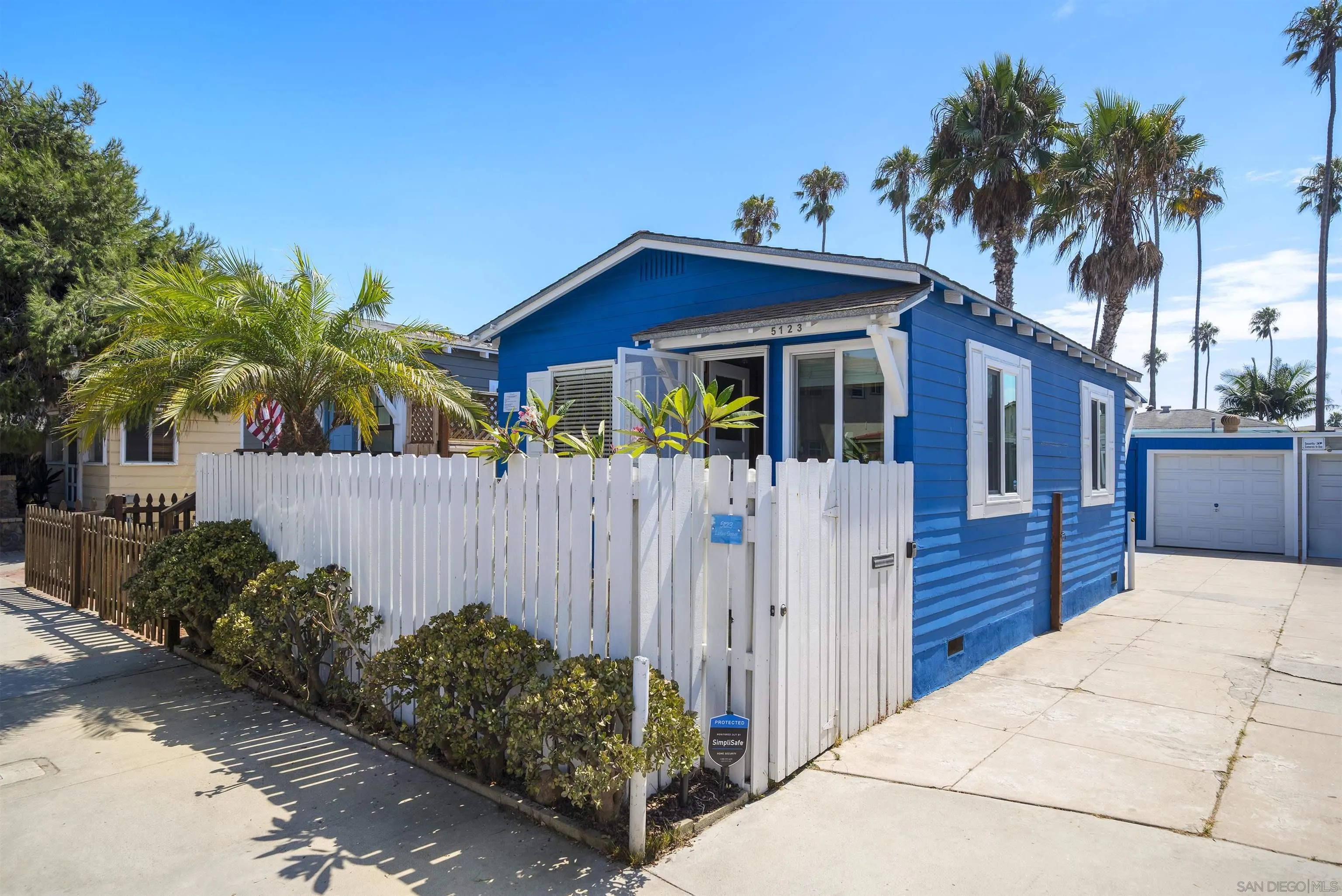 https://cdn.realtyfeed.com/cdn/127/250037676/ccbbf6df2ec9d5d5a61eb2e7e76c61b9.webp