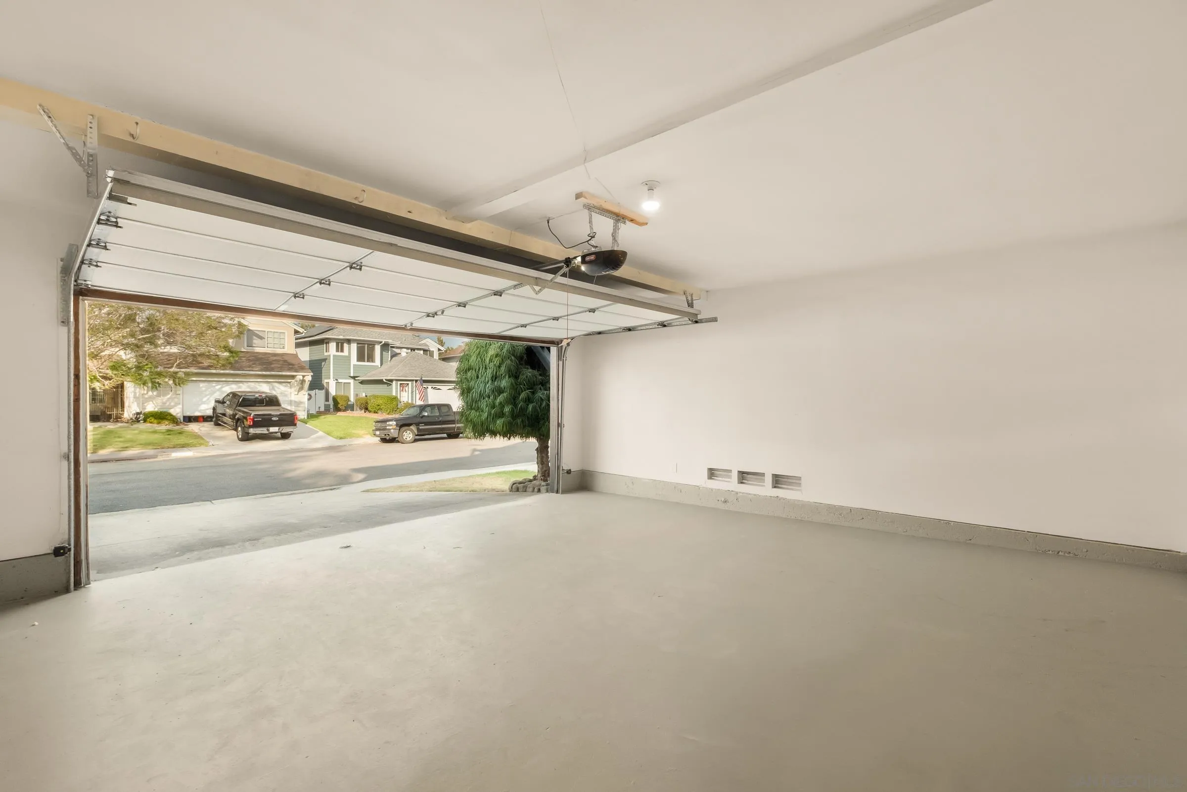 https://cdn.realtyfeed.com/cdn/127/250037678/433a982e3ab96f6c97954bc3d26e4bdb.webp