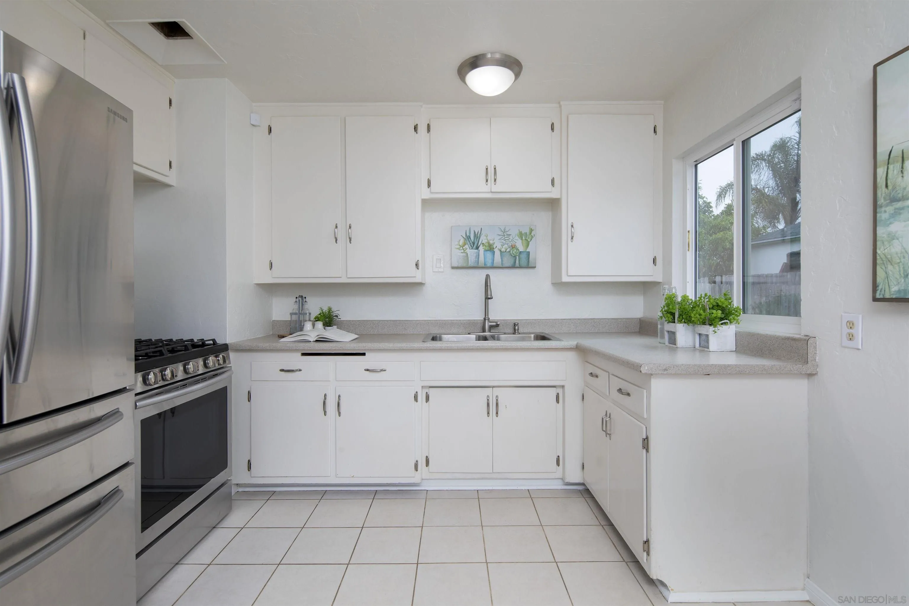 https://cdn.realtyfeed.com/cdn/127/250037681/81ecc38a19ab2204f6e428c257487a5e.webp