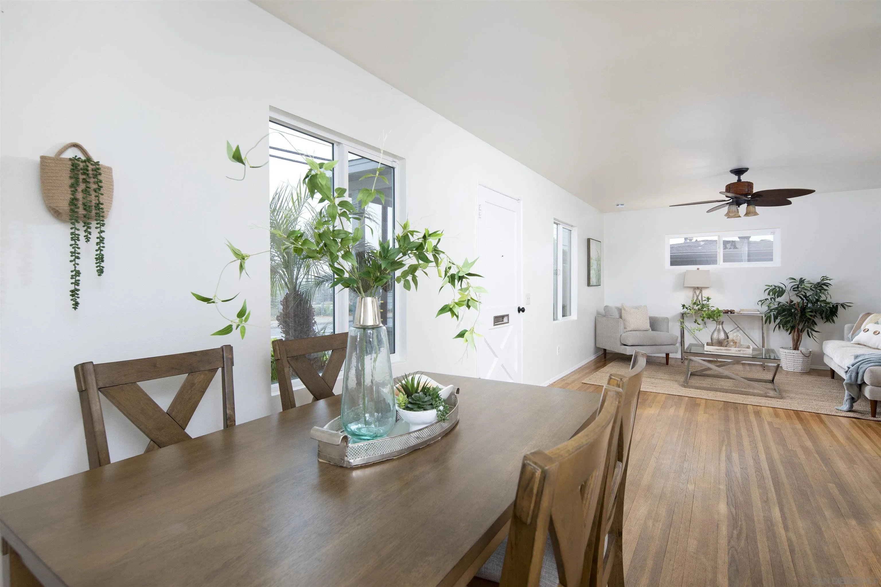 https://cdn.realtyfeed.com/cdn/127/250037681/cf7bcffe7eac88a8de50c8c2252fb3a2.webp