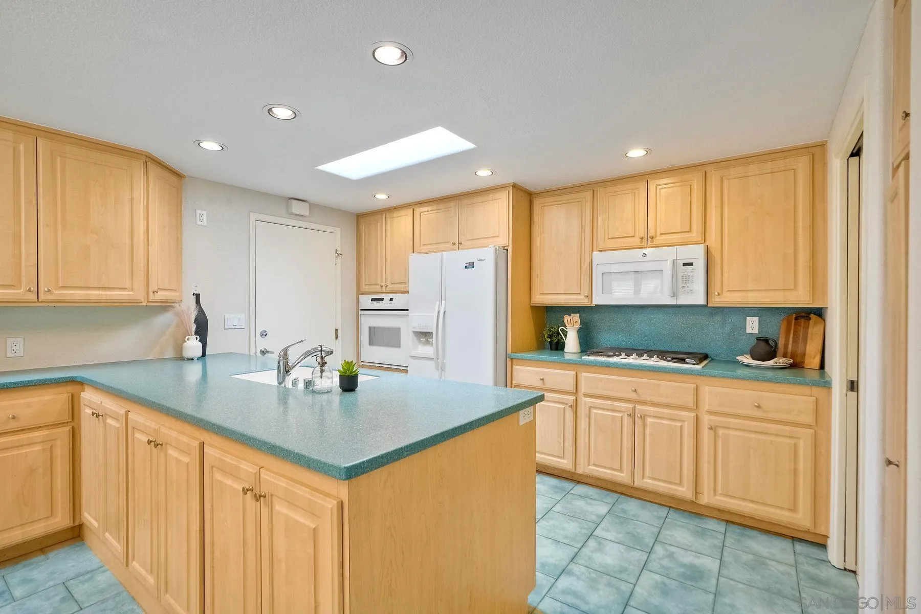 Photo #9: 250037684 Listing: Photo #9