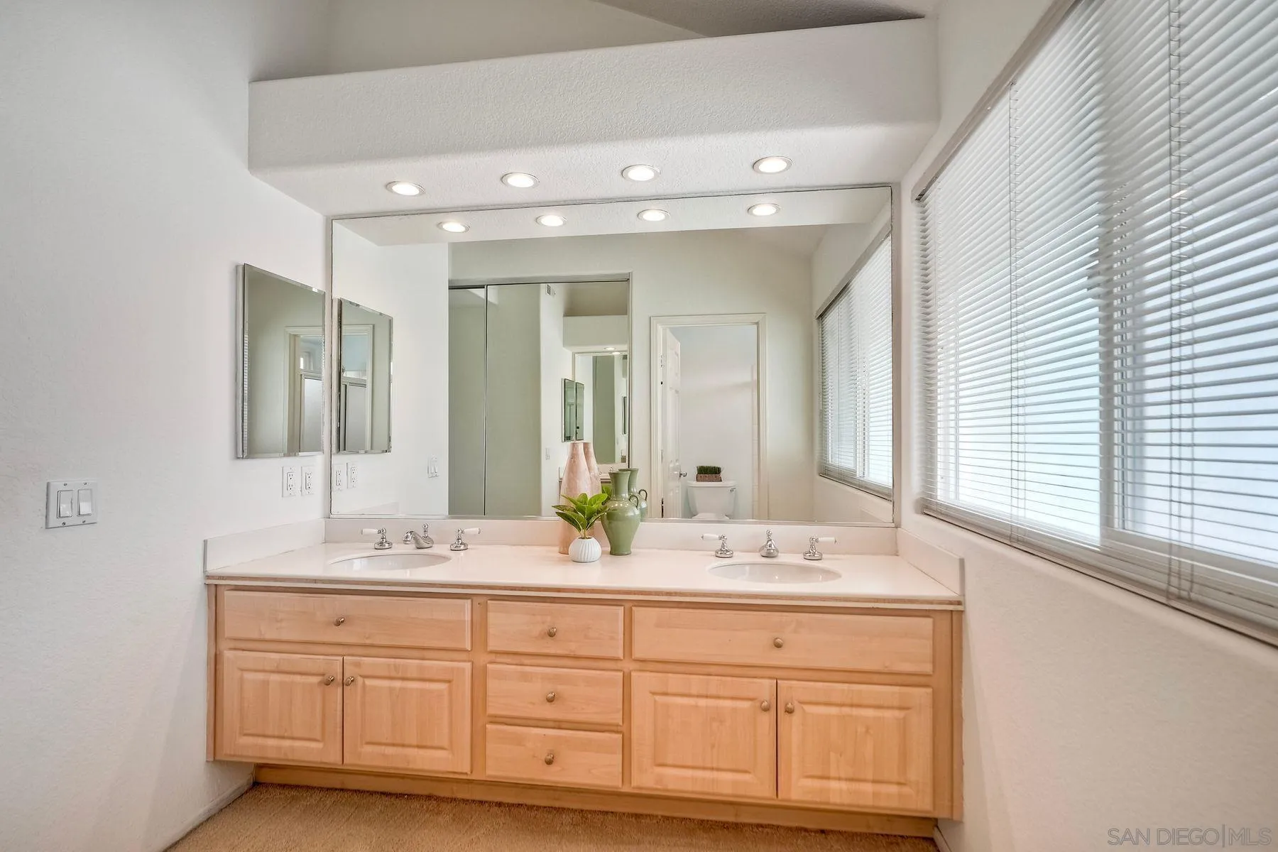 Photo #21: 250037684 Listing: Photo #21