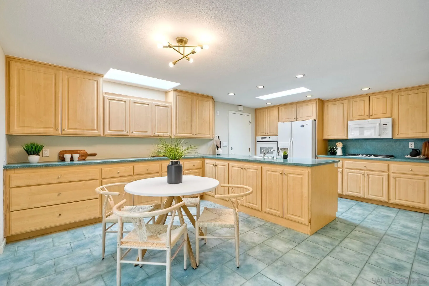 Photo #8: 250037684 Listing: Photo #8