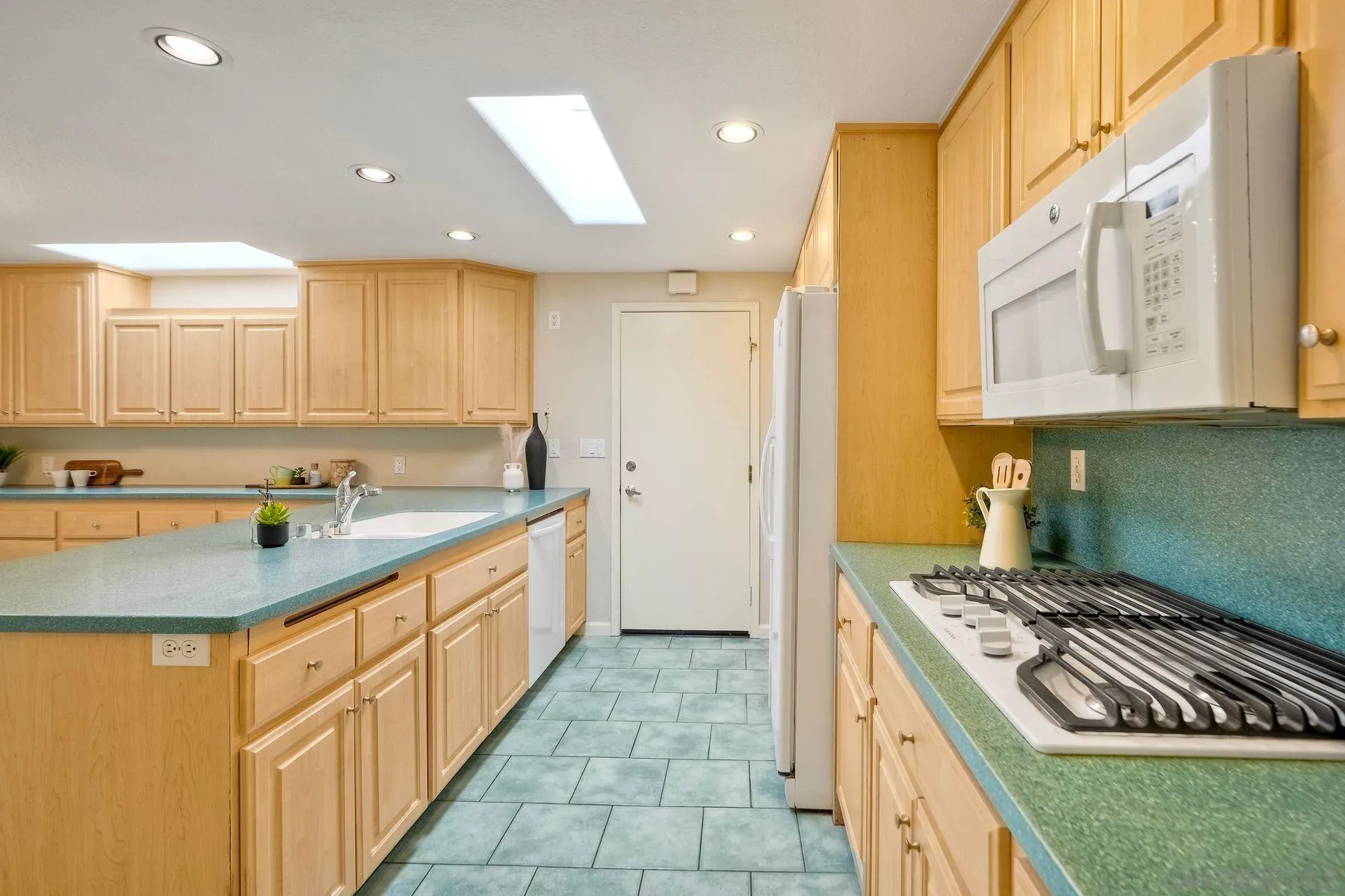 Photo #10: 250037684 Listing: Photo #10
