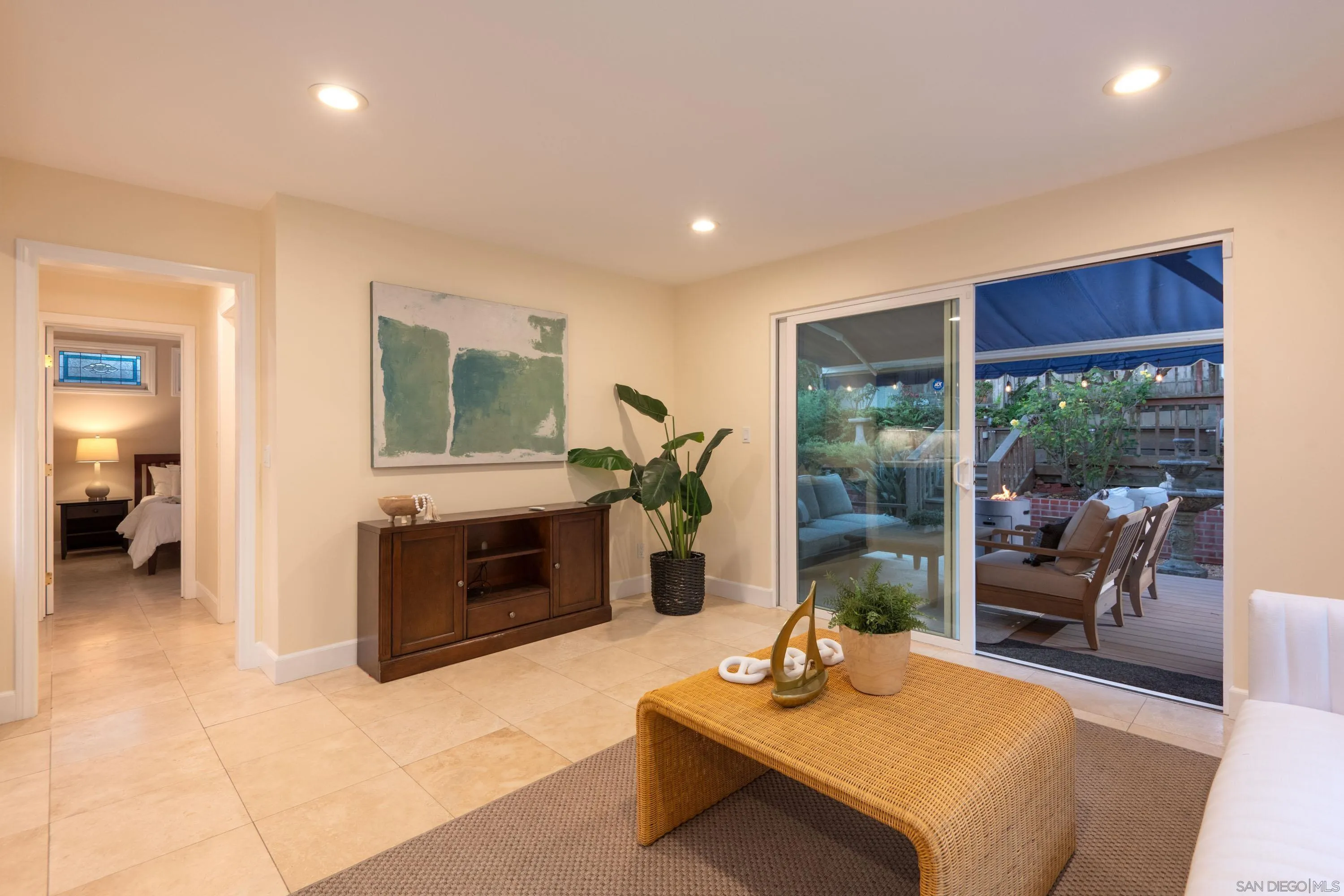 https://cdn.realtyfeed.com/cdn/127/250037686/92c483089a0f4d00aec9eaf3483a3740.webp