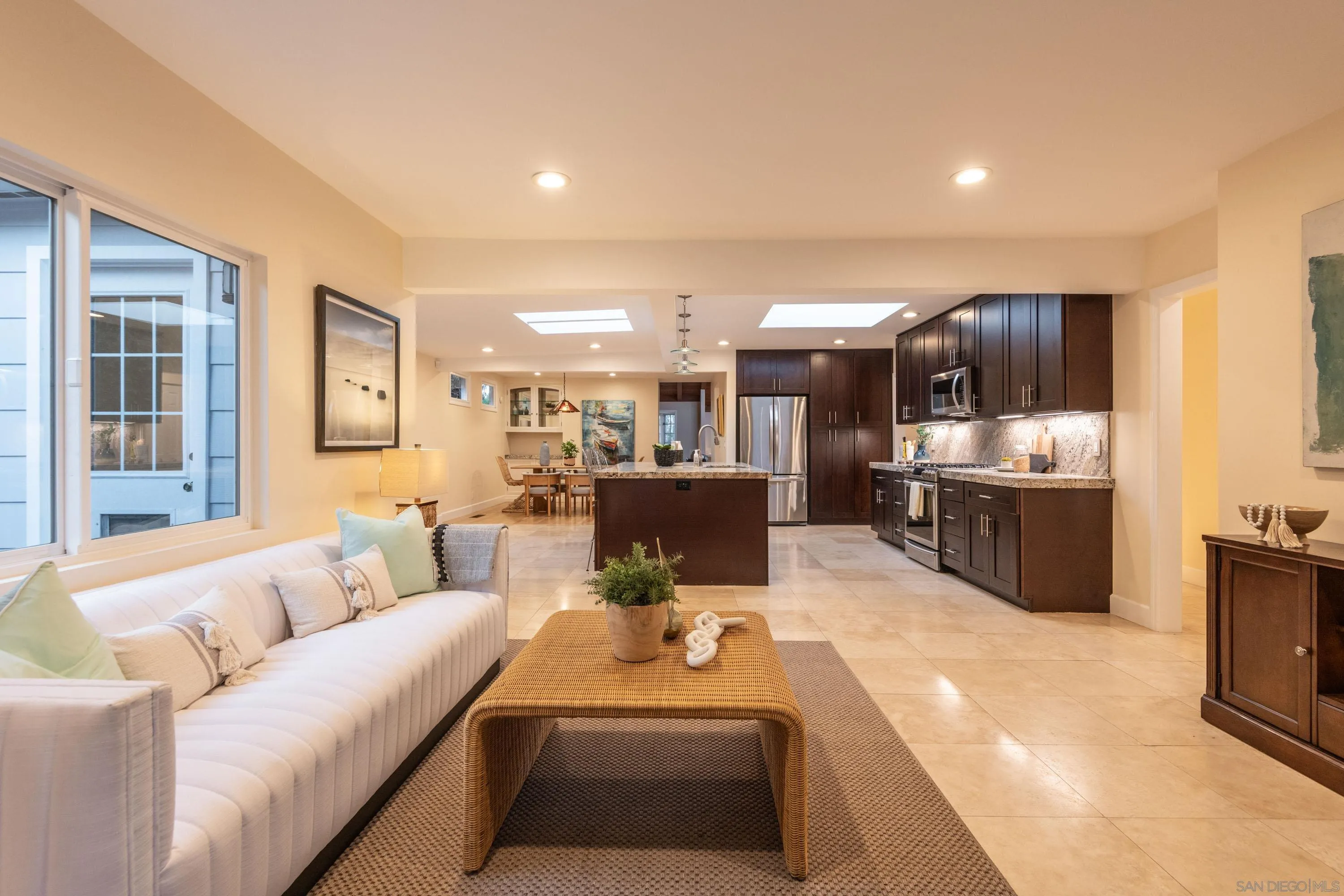 https://cdn.realtyfeed.com/cdn/127/250037686/9ce358fb127762c05b6ef2418e5887d1.webp