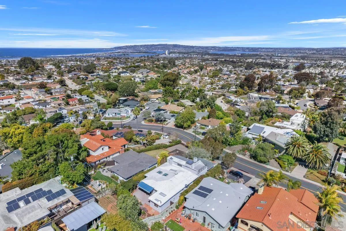https://cdn.realtyfeed.com/cdn/127/250037686/a482b905f264a7d54d701a0e26bc2207.webp