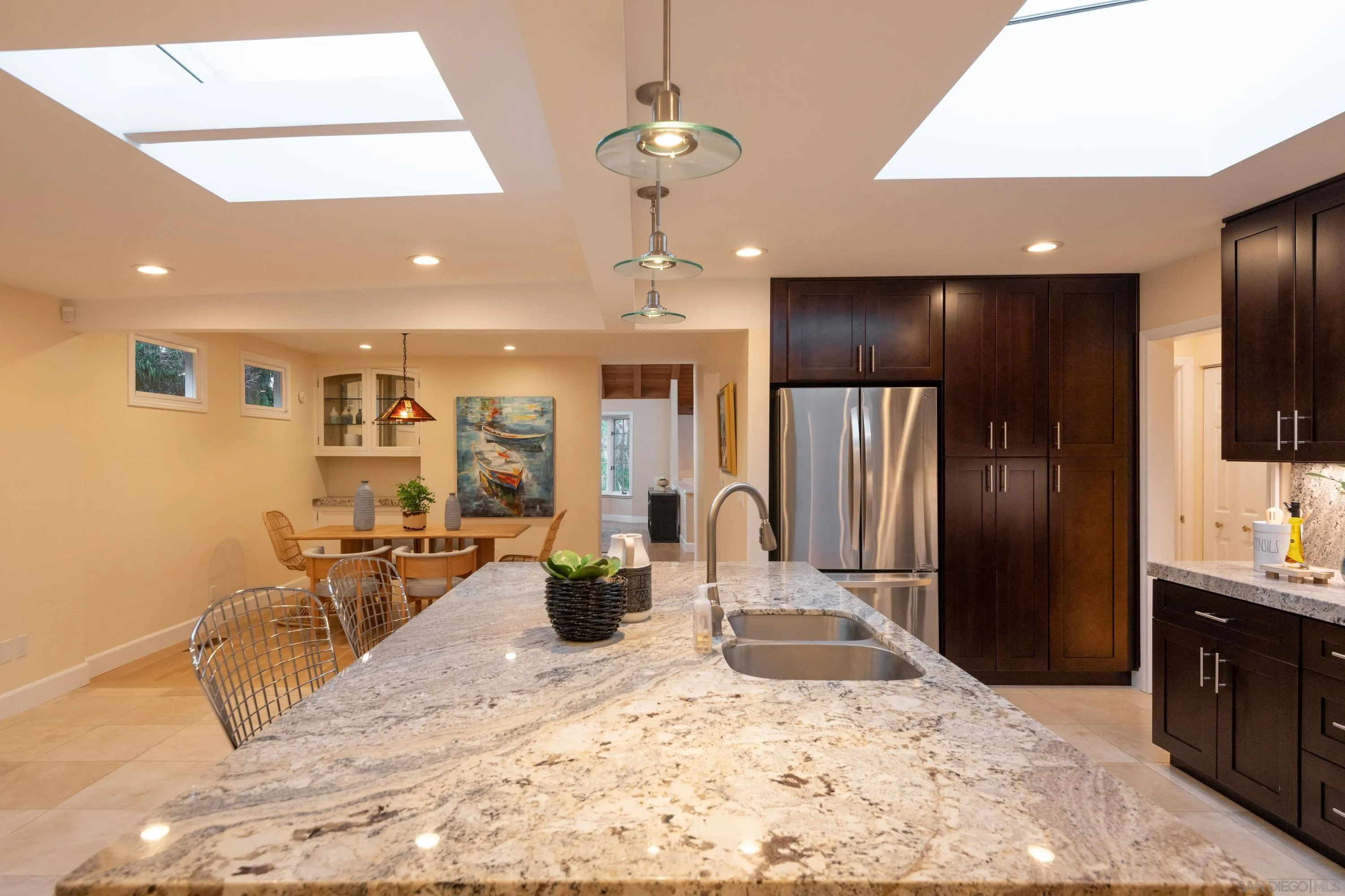 https://cdn.realtyfeed.com/cdn/127/250037686/ab1f948cc22fa5fe58dcd703cbe843ed.webp