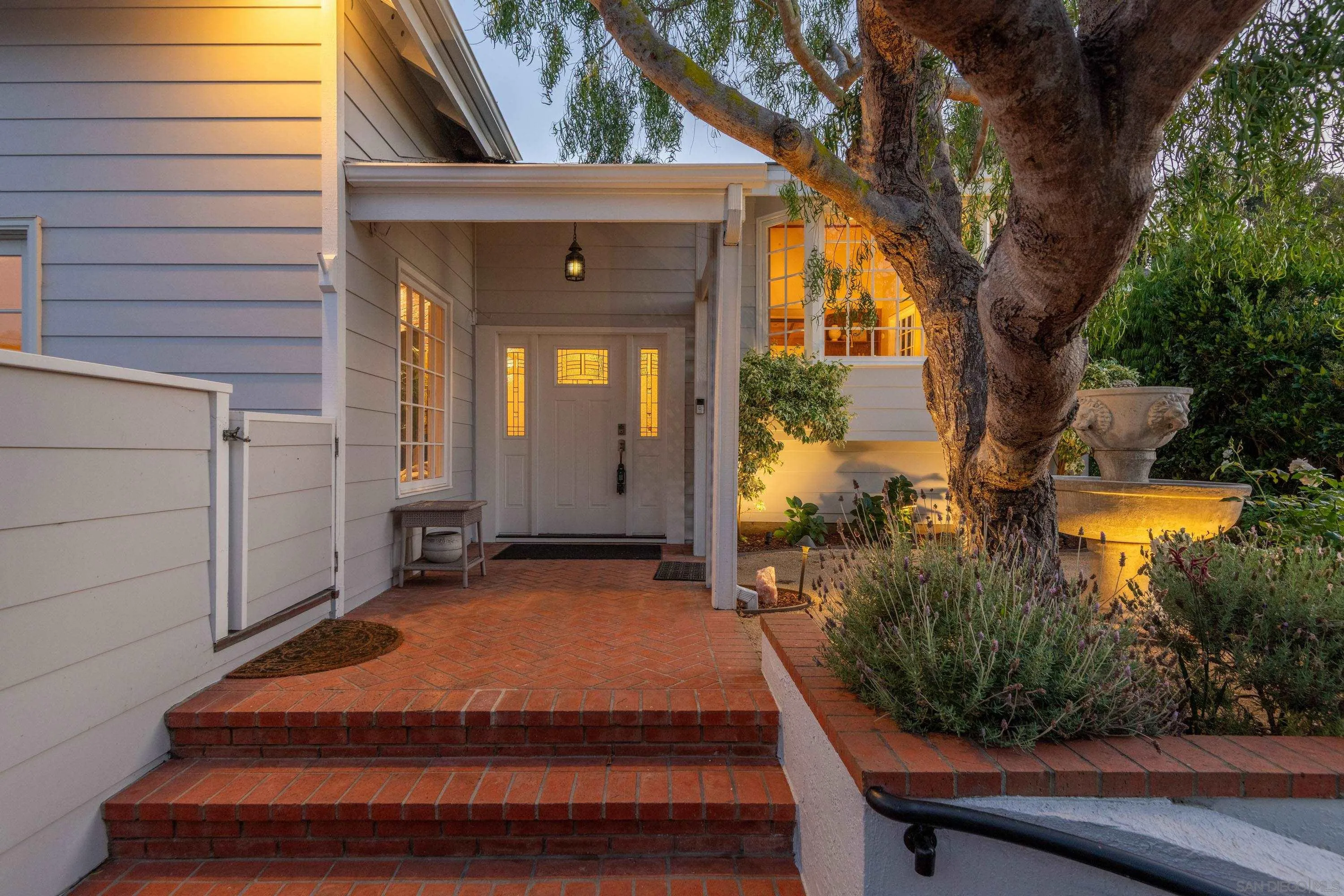 https://cdn.realtyfeed.com/cdn/127/250037686/b91c09fce3621b96a4005c03e5bf5969.webp