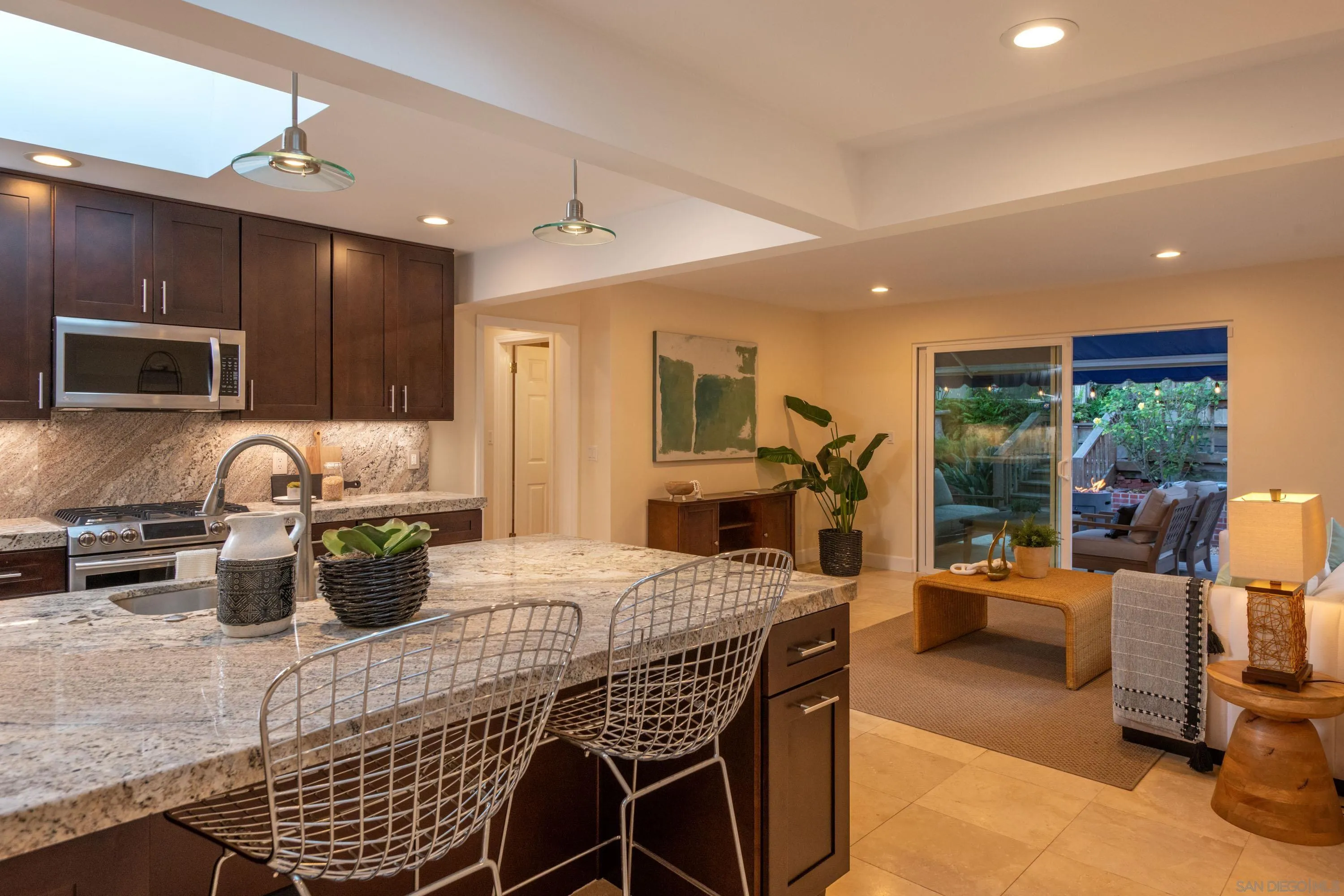 https://cdn.realtyfeed.com/cdn/127/250037686/be07151133bd42441468f4f8820fa736.webp