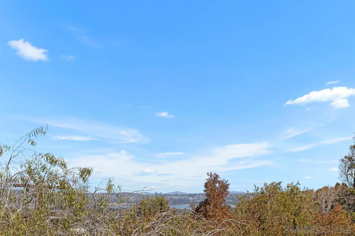 https://cdn.realtyfeed.com/cdn/127/250037686/cabfc0e28844ead473aac3b5a44f0683.webp