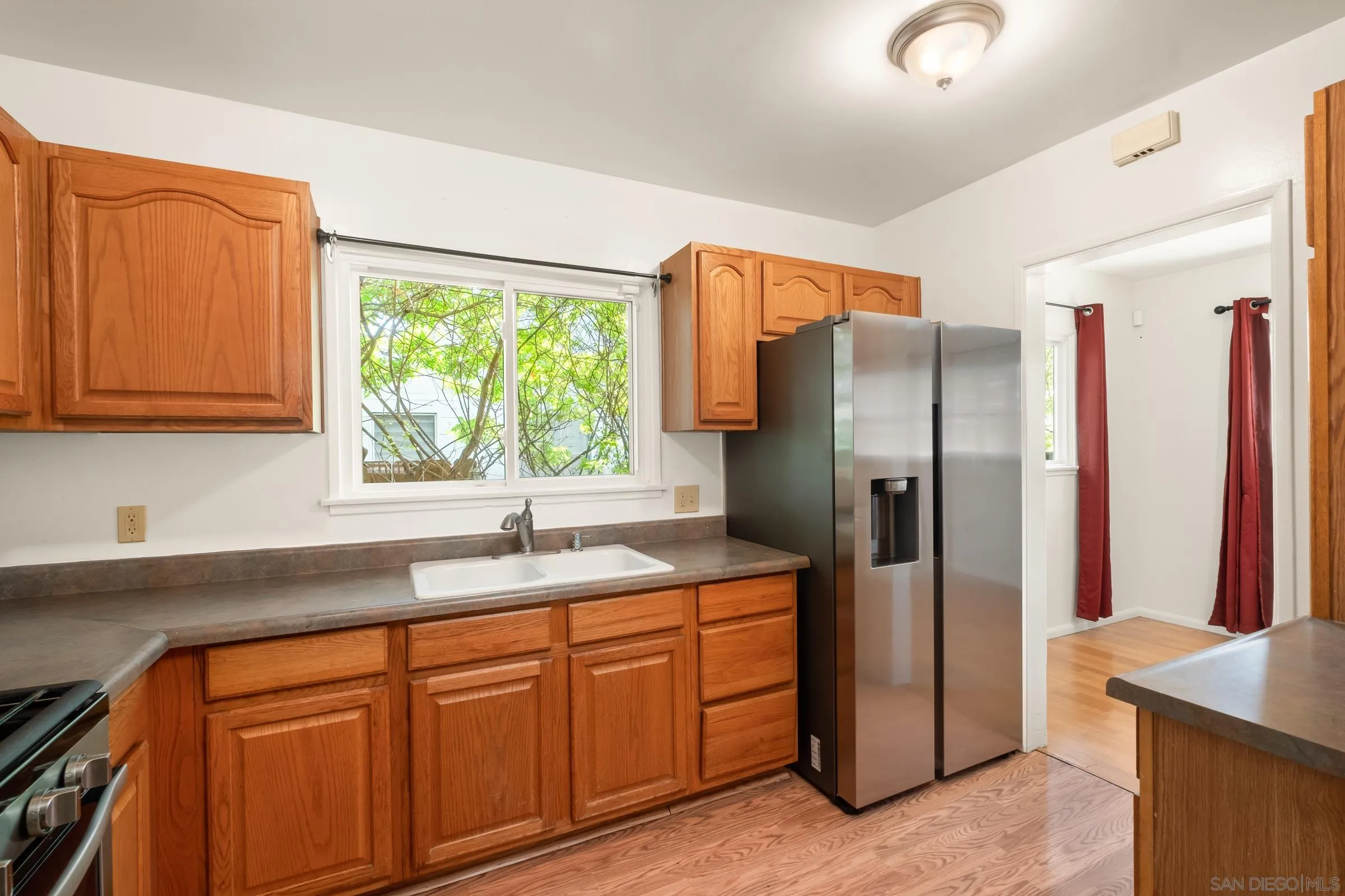 https://cdn.realtyfeed.com/cdn/127/250037688/cf4515bc2431352793bedbf140380f8a.webp