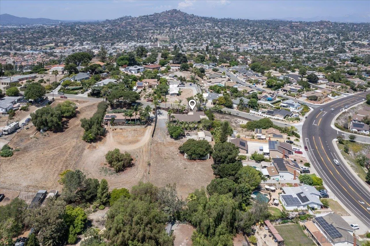 https://cdn.realtyfeed.com/cdn/127/250037691/6d596cb7c9774b8a8d7d18520d15e622.webp