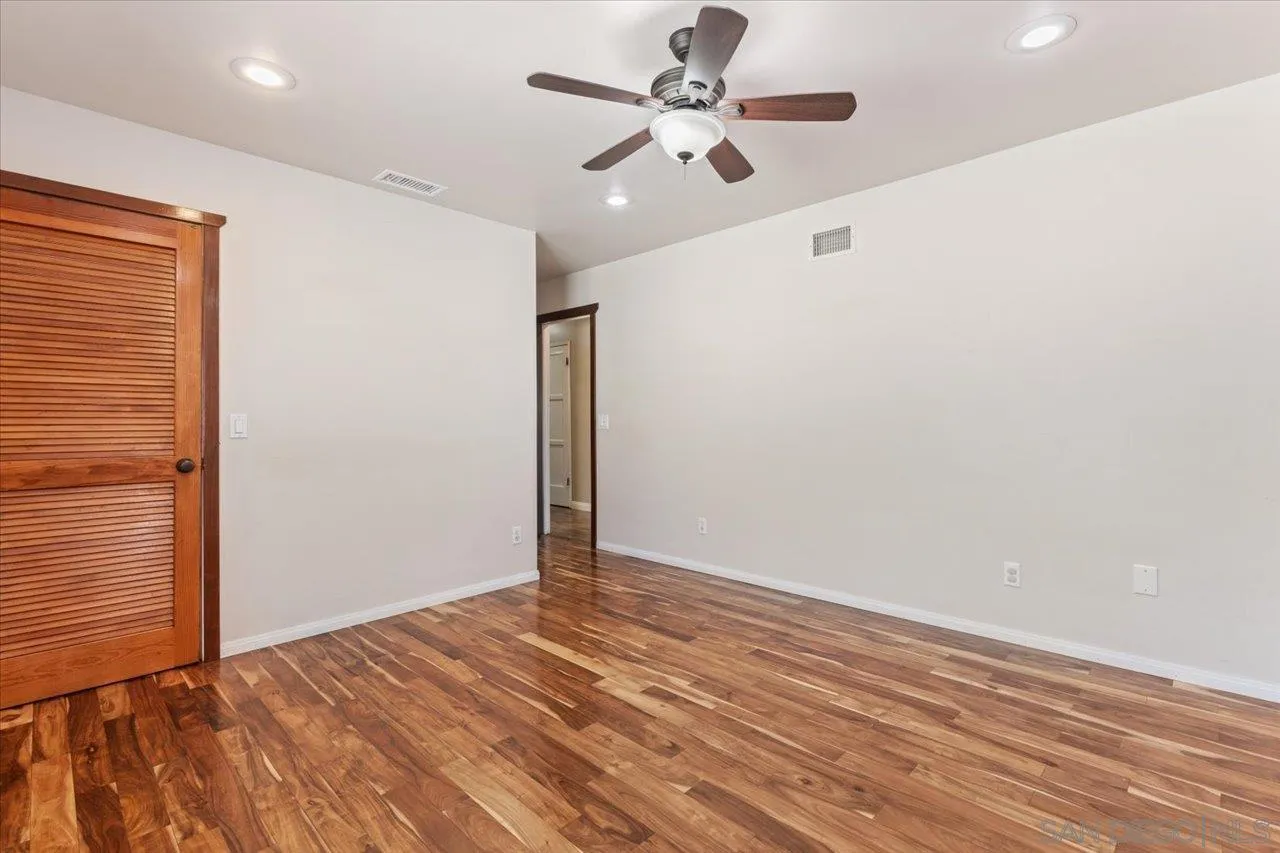 https://cdn.realtyfeed.com/cdn/127/250037691/81ec54c5e0804c224b707a49470bd99f.webp