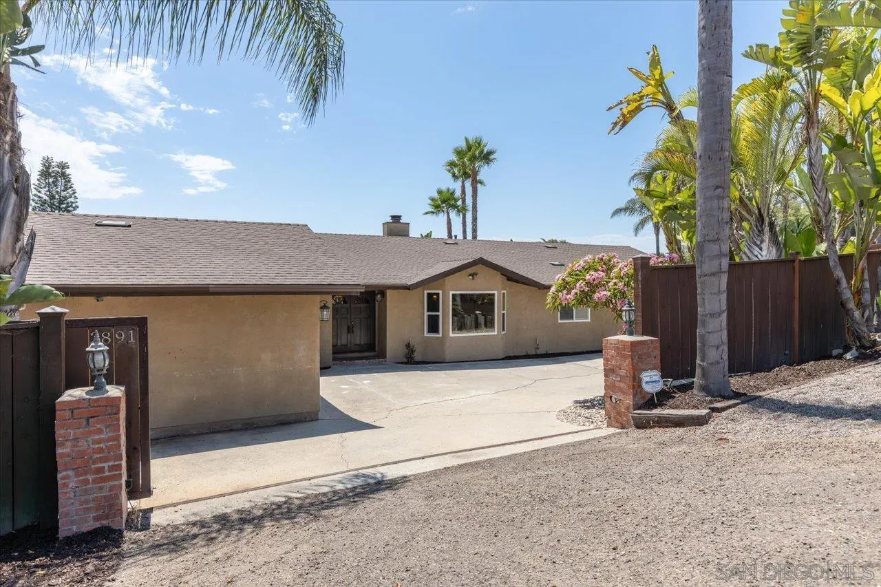 https://cdn.realtyfeed.com/cdn/127/250037691/a1ac7c7784deef92ba09437b524b0a5c.webp