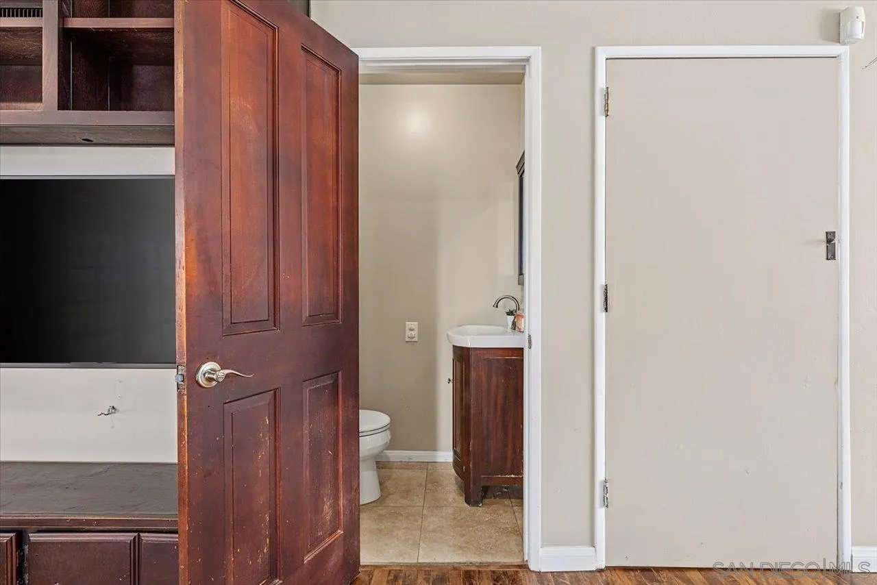 https://cdn.realtyfeed.com/cdn/127/250037691/b482cedcbb5537f180dafa14e58563f2.webp