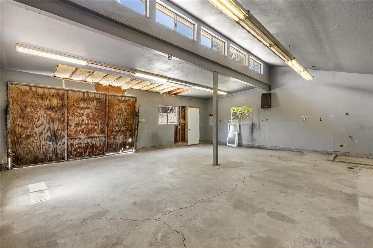 https://cdn.realtyfeed.com/cdn/127/250037691/c09ce603496e1c06c0c7d6384db76b94.webp