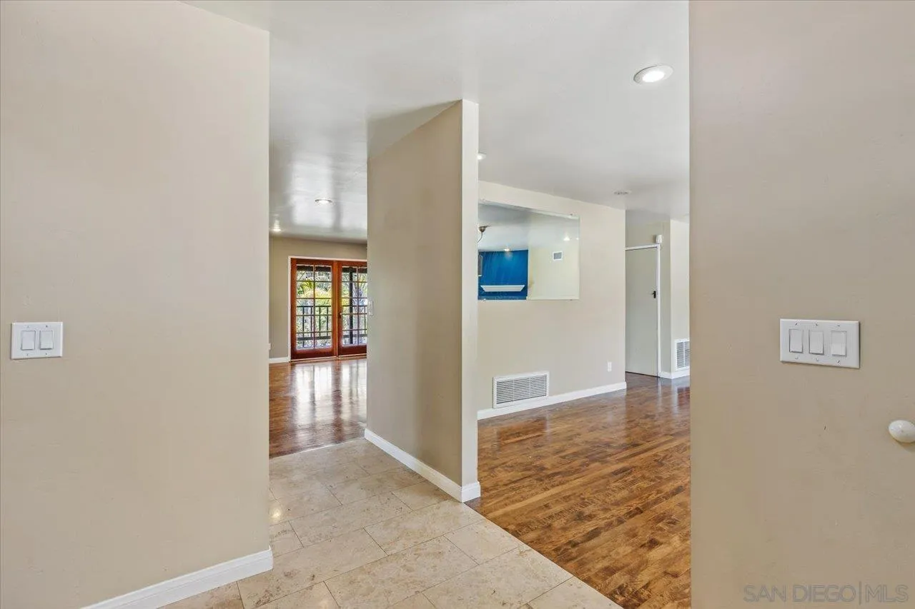 https://cdn.realtyfeed.com/cdn/127/250037691/e5d666b8a661893679526ef46f568a8e.webp