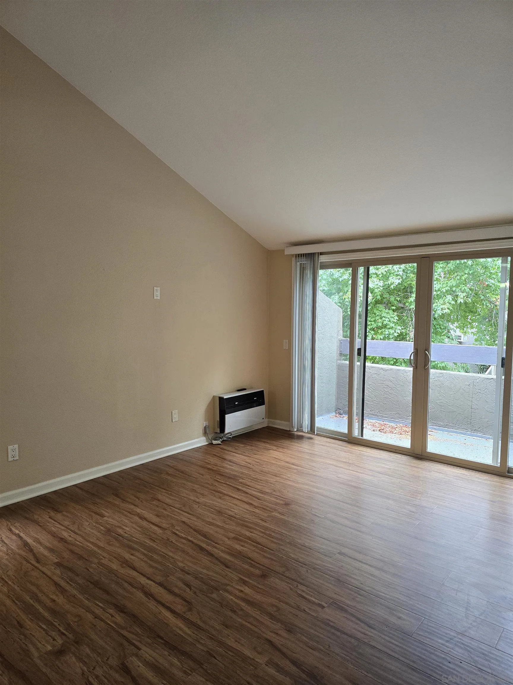 Photo #4: 250037692 Listing 