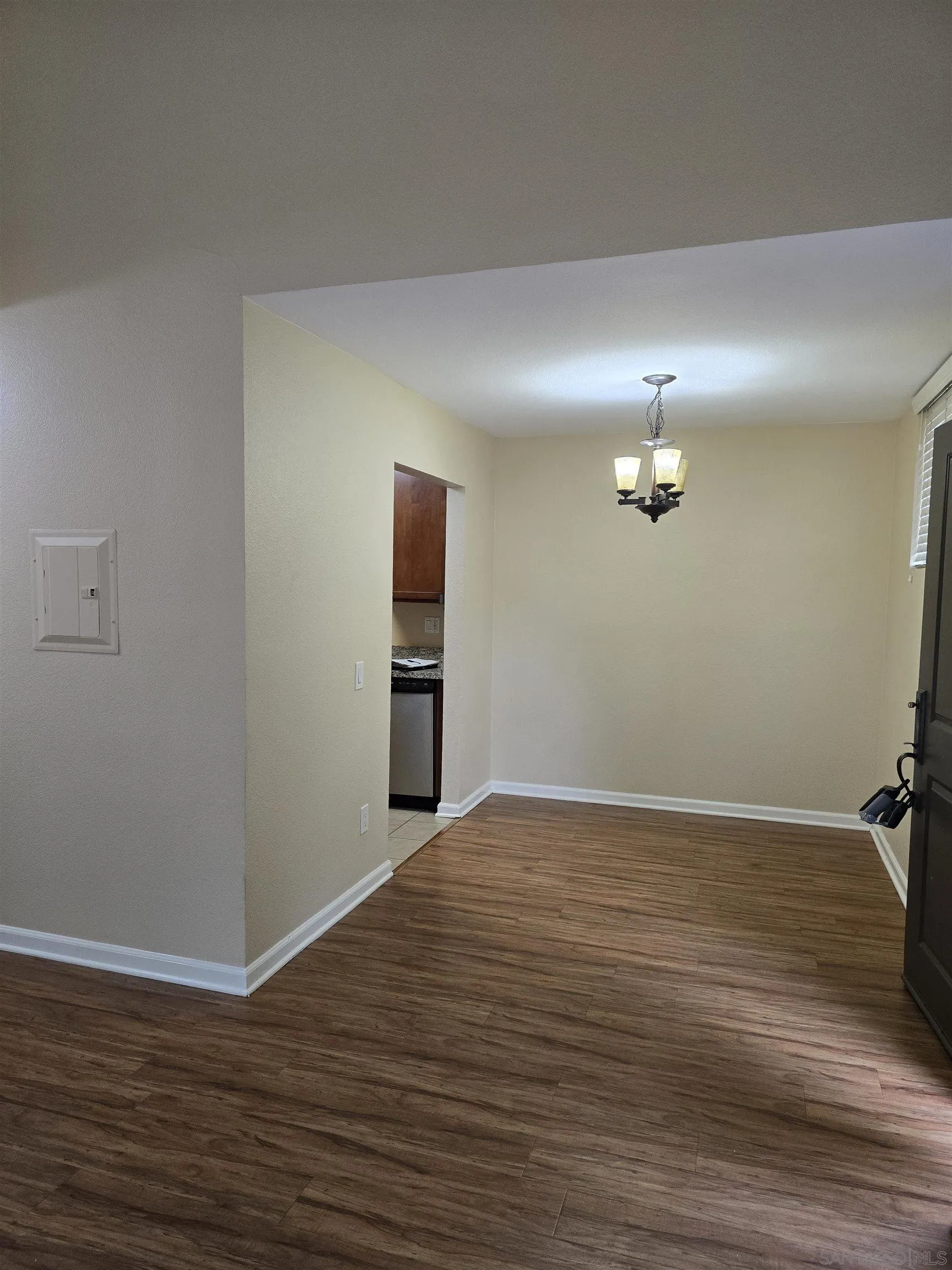 Photo #6: 250037692 Listing 