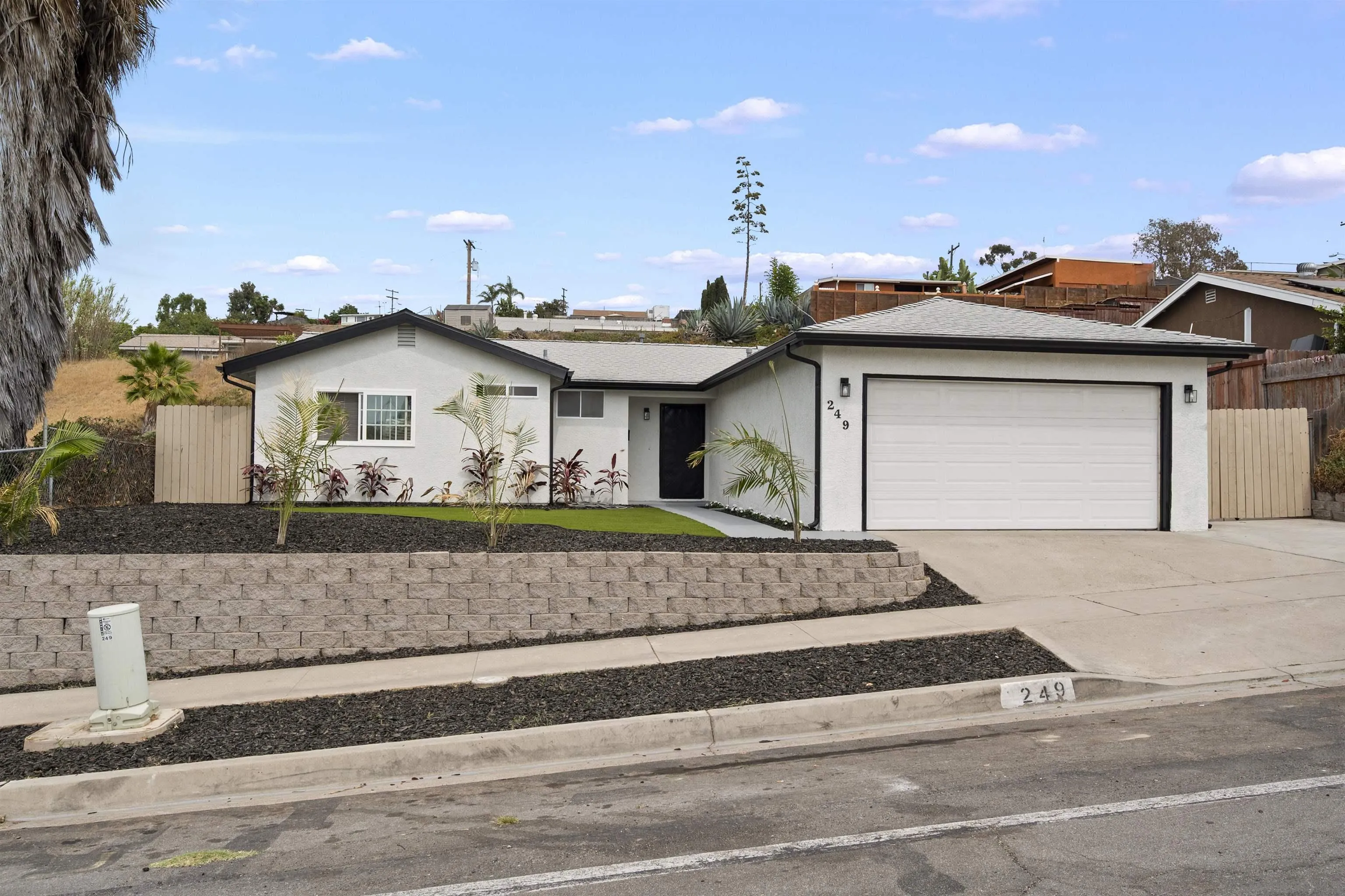 https://cdn.realtyfeed.com/cdn/127/250037693/0f011568d824070c42176163f9f7578a.webp