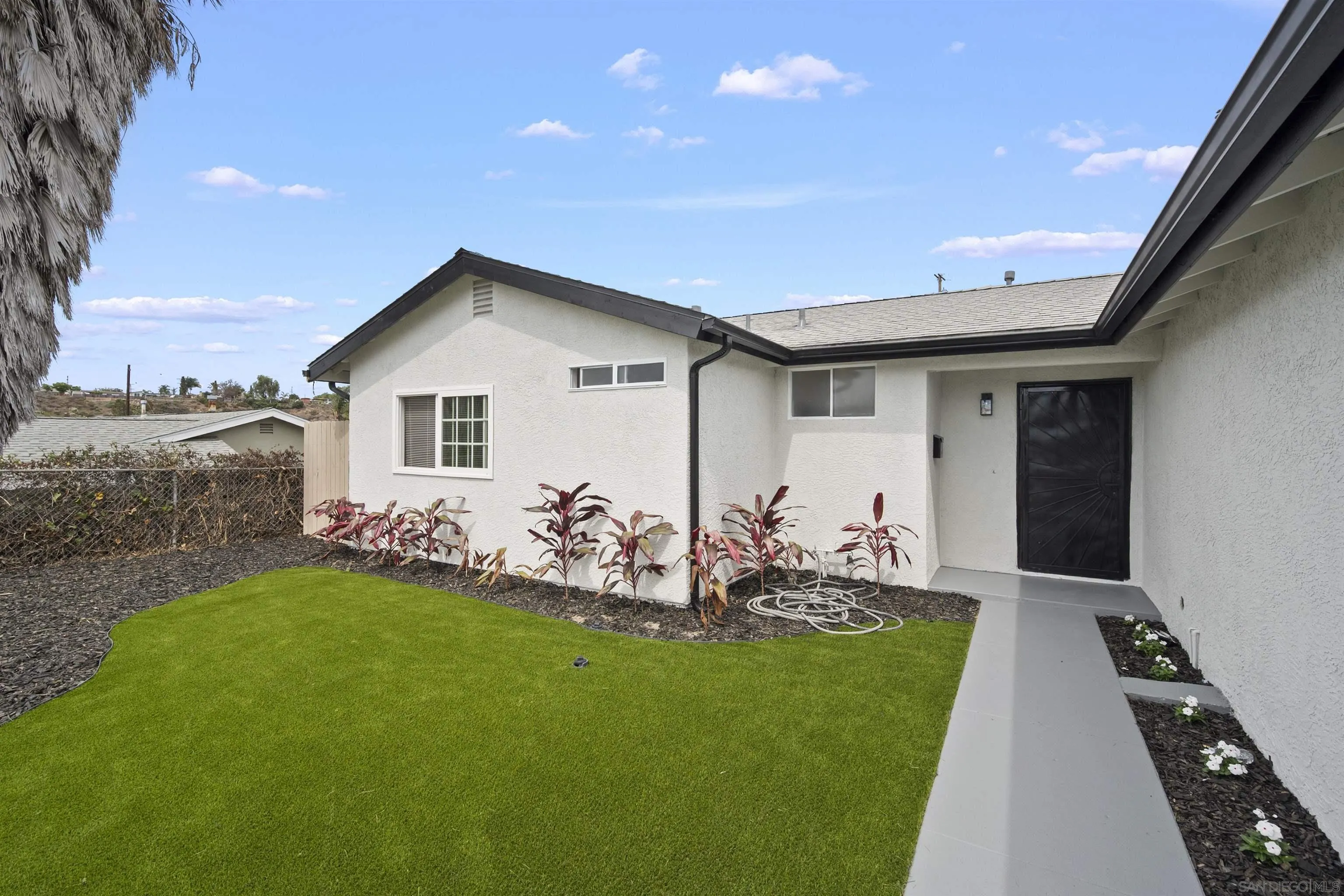 https://cdn.realtyfeed.com/cdn/127/250037693/12ee753ef13044f21e7c9c47d9309791.webp