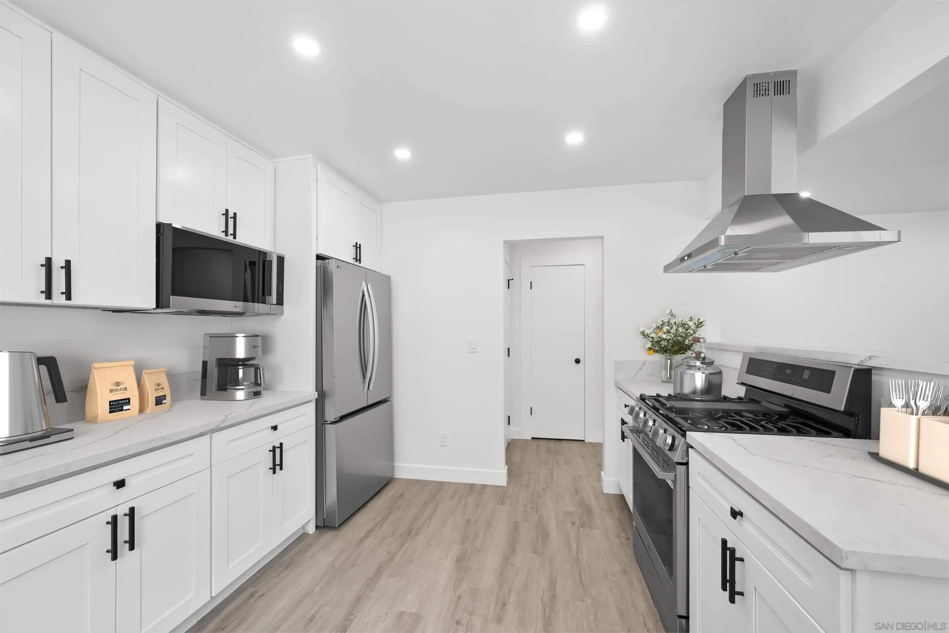 https://cdn.realtyfeed.com/cdn/127/250037693/5139889500e92b44e18878270dd5c2a9.webp