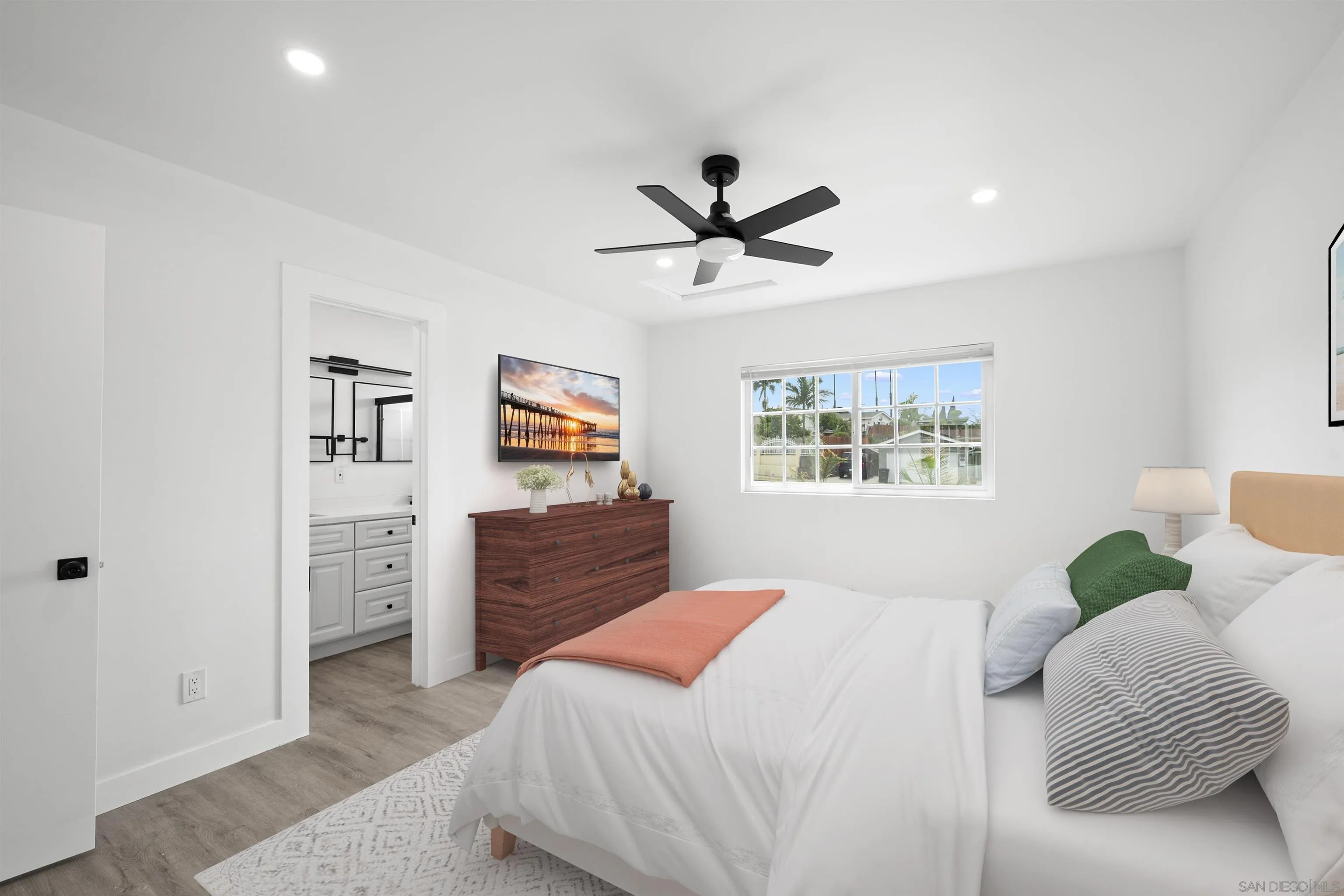 https://cdn.realtyfeed.com/cdn/127/250037693/c857c703063c4fc6ba9a382a96a31976.webp