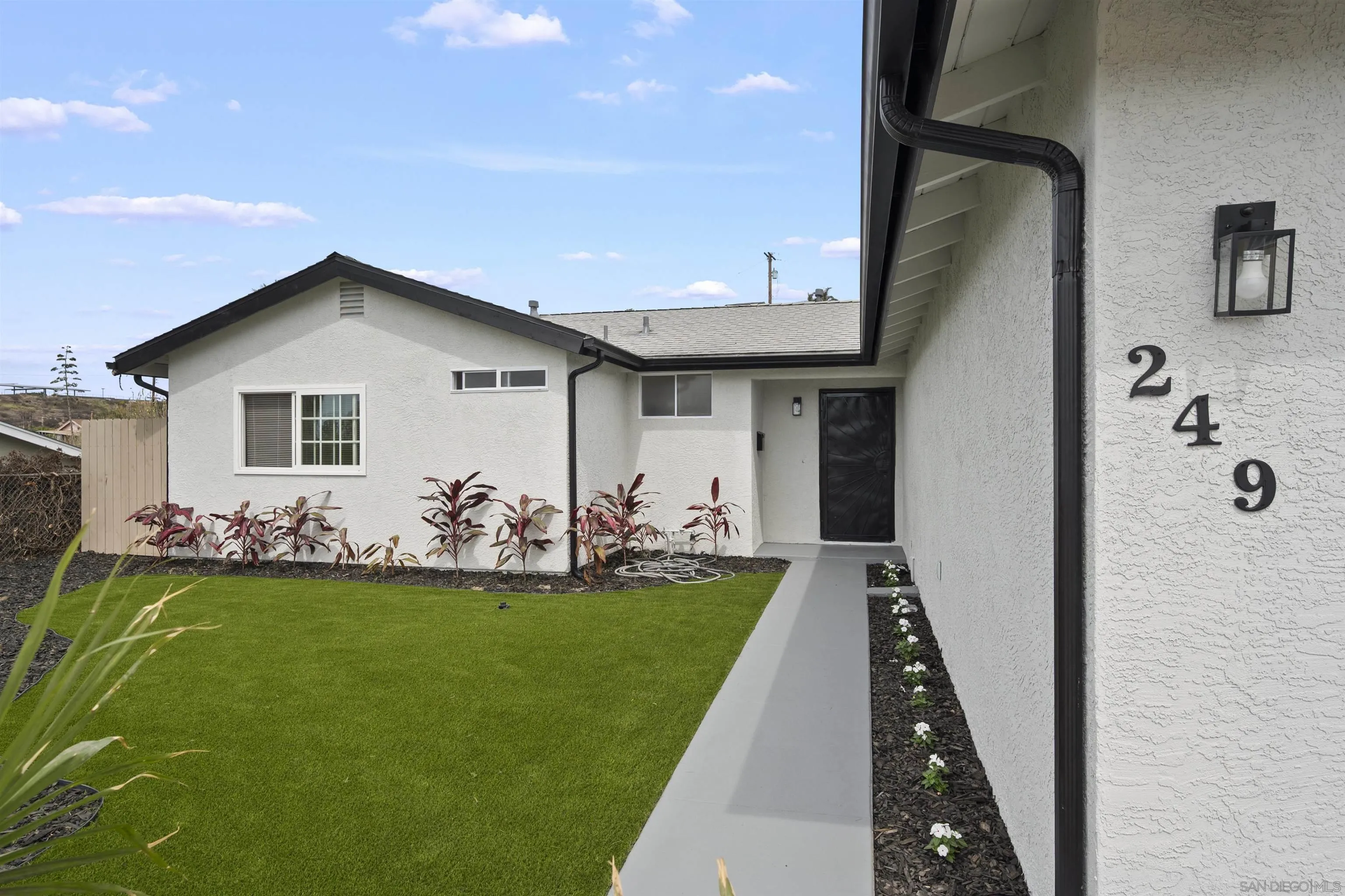 https://cdn.realtyfeed.com/cdn/127/250037693/ea3050599ea9c8ef8a71d389fcde1bd9.webp