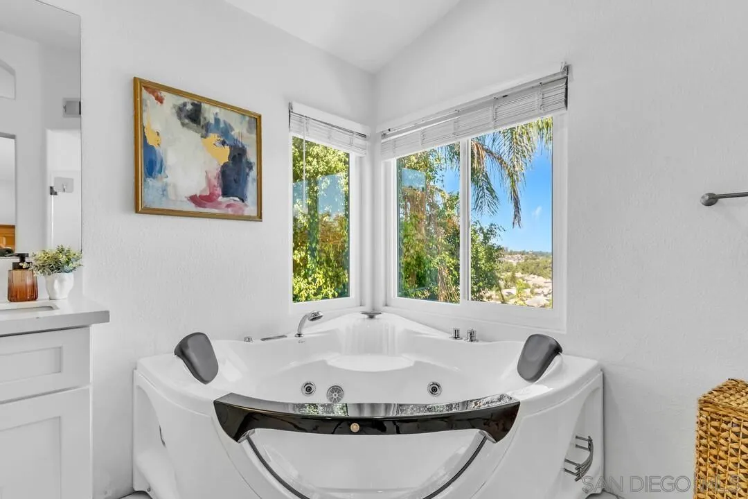 https://cdn.realtyfeed.com/cdn/127/250037694/02de28c467d37c74f00de7cfe380ad3f.webp