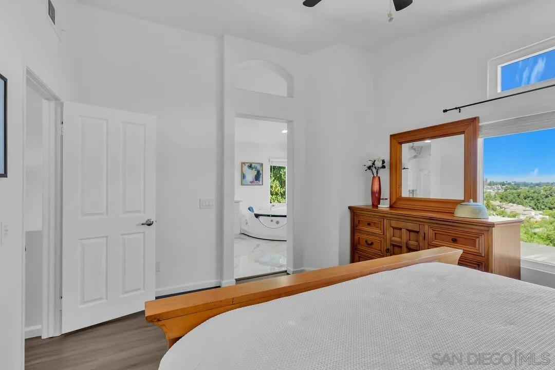 https://cdn.realtyfeed.com/cdn/127/250037694/43d61d14f3fe454c55fdfdc093436d4f.webp