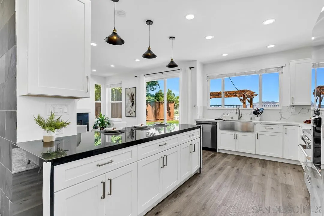 https://cdn.realtyfeed.com/cdn/127/250037694/950bc0be1cc4eb54b31ec1e6538d66c3.webp