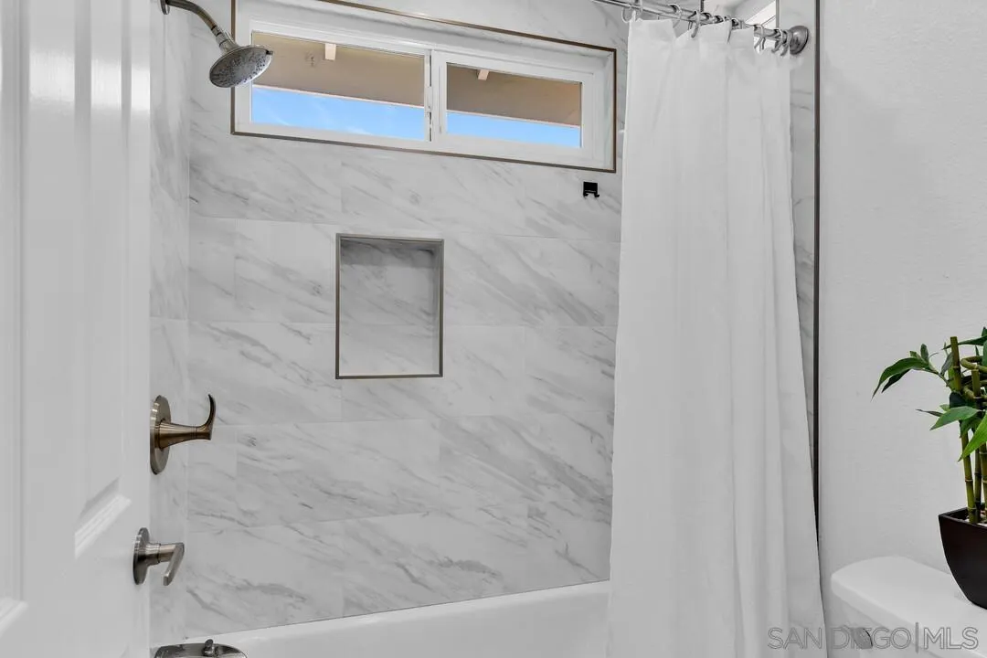 https://cdn.realtyfeed.com/cdn/127/250037694/9a7c96f8a77c648ed00535036818de41.webp