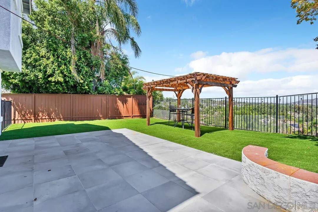 https://cdn.realtyfeed.com/cdn/127/250037694/b71c063a9c2dc71203843de7b31a6e9f.webp