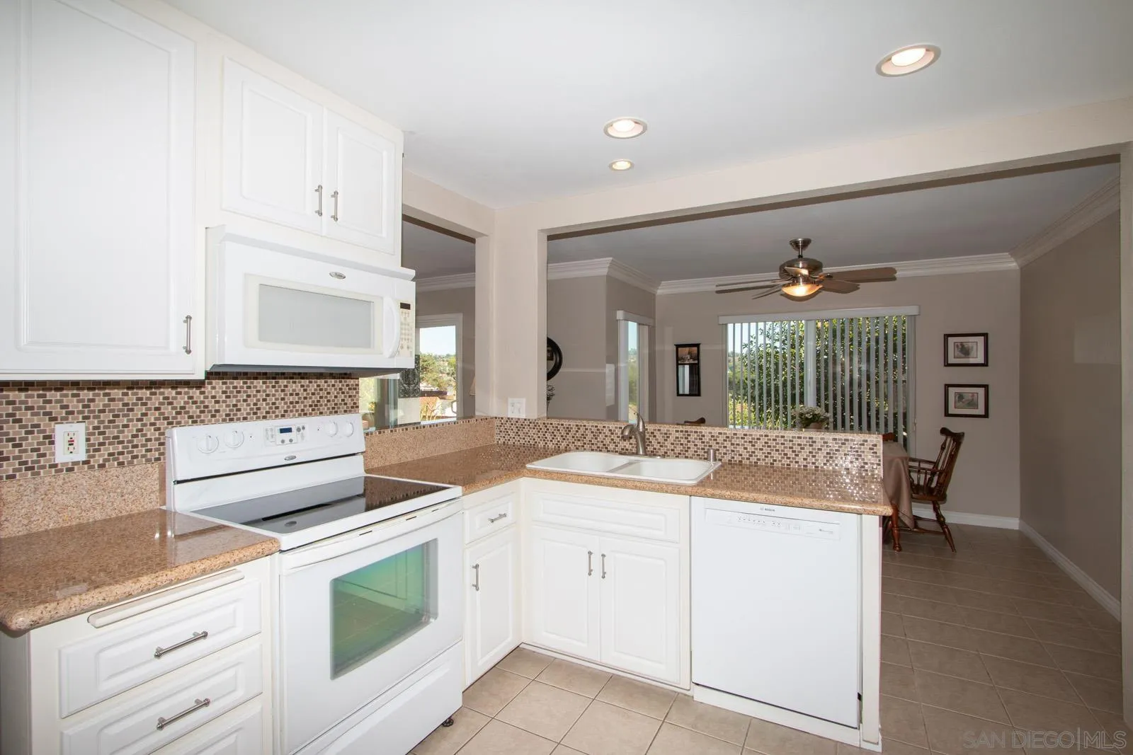 https://cdn.realtyfeed.com/cdn/127/250037695/06885ea7e202d56d6c83c9dcdebcf68f.webp