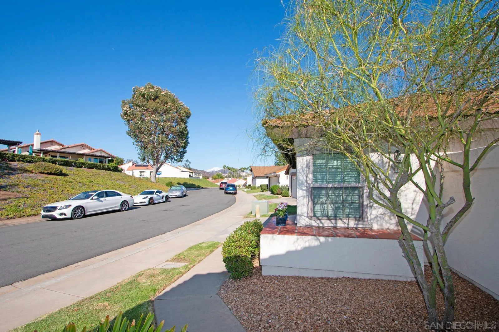 https://cdn.realtyfeed.com/cdn/127/250037695/08b8c66a2c710f425b529cf1d33b2827.webp
