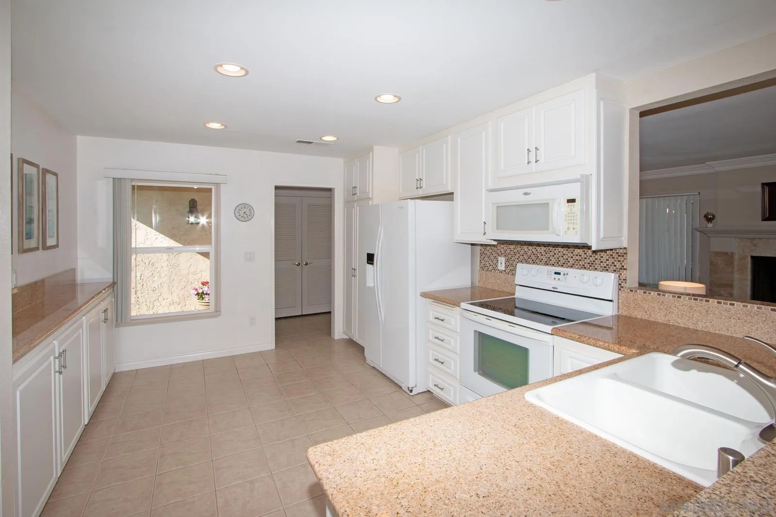 https://cdn.realtyfeed.com/cdn/127/250037695/3b79fb5330312efb41e1e3fad60d1418.webp
