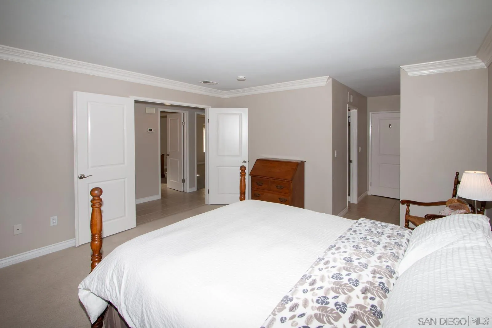 https://cdn.realtyfeed.com/cdn/127/250037695/66d8df5d503064472b52e3e35c1d120a.webp