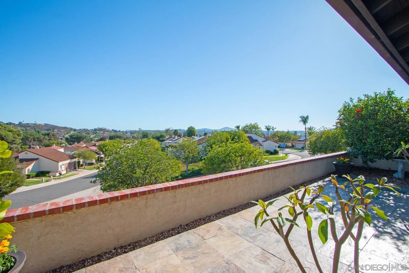 https://cdn.realtyfeed.com/cdn/127/250037695/66fd70fabba625f74c277f1dd6d674fe.webp