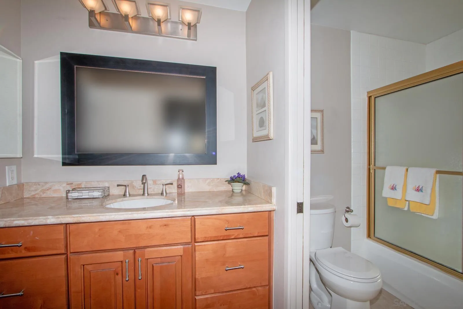 https://cdn.realtyfeed.com/cdn/127/250037695/e9f6a12ba8f70dcb9d6415f4dc7e3bda.webp
