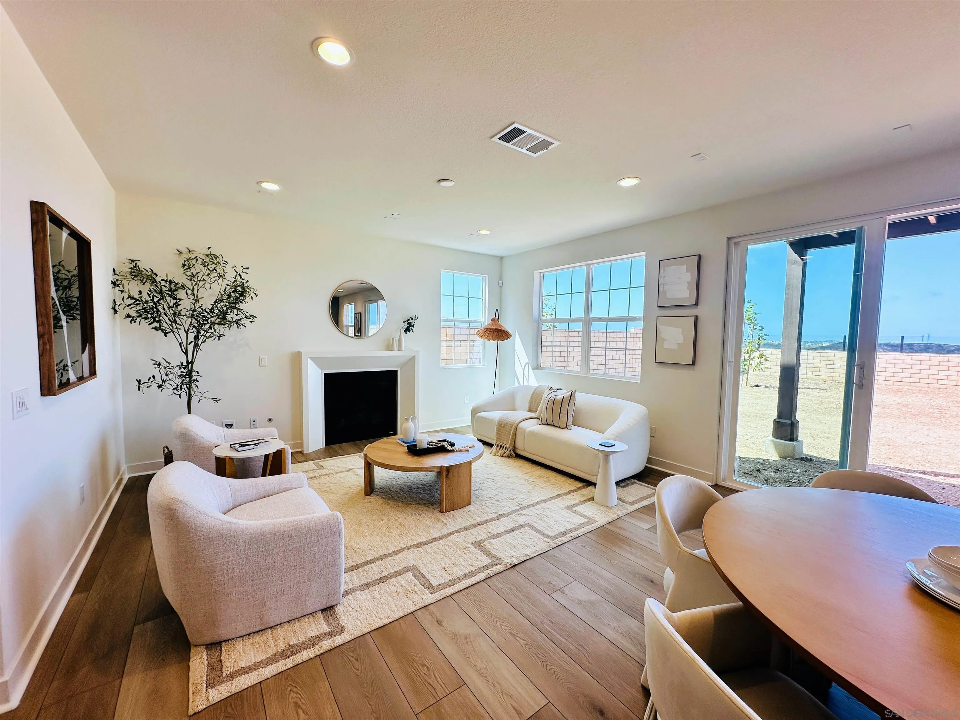 https://cdn.realtyfeed.com/cdn/127/250037698/5c0b1683f214d338b1fe1619182e5625.webp