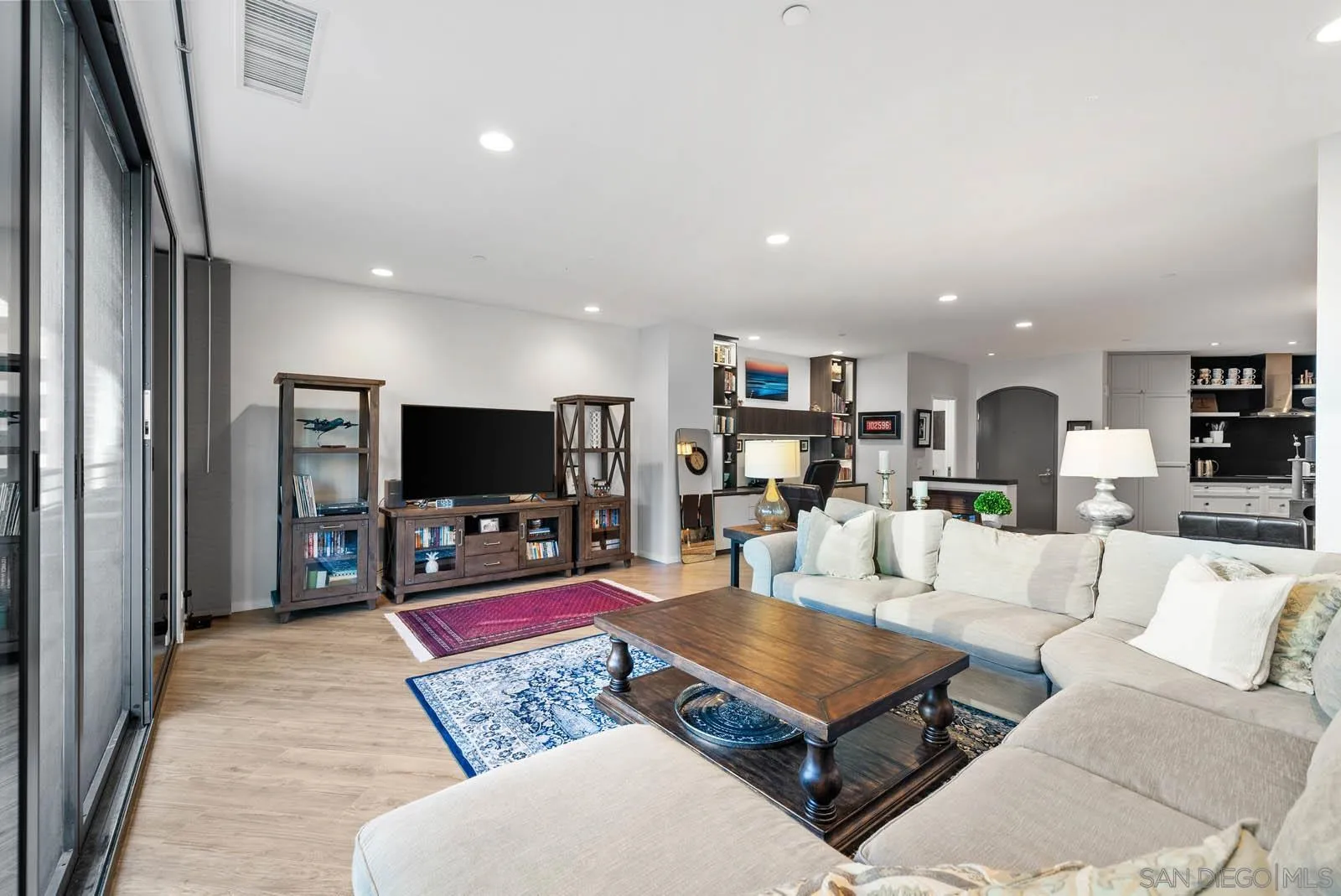 Photo #5: 250037700 Listing 