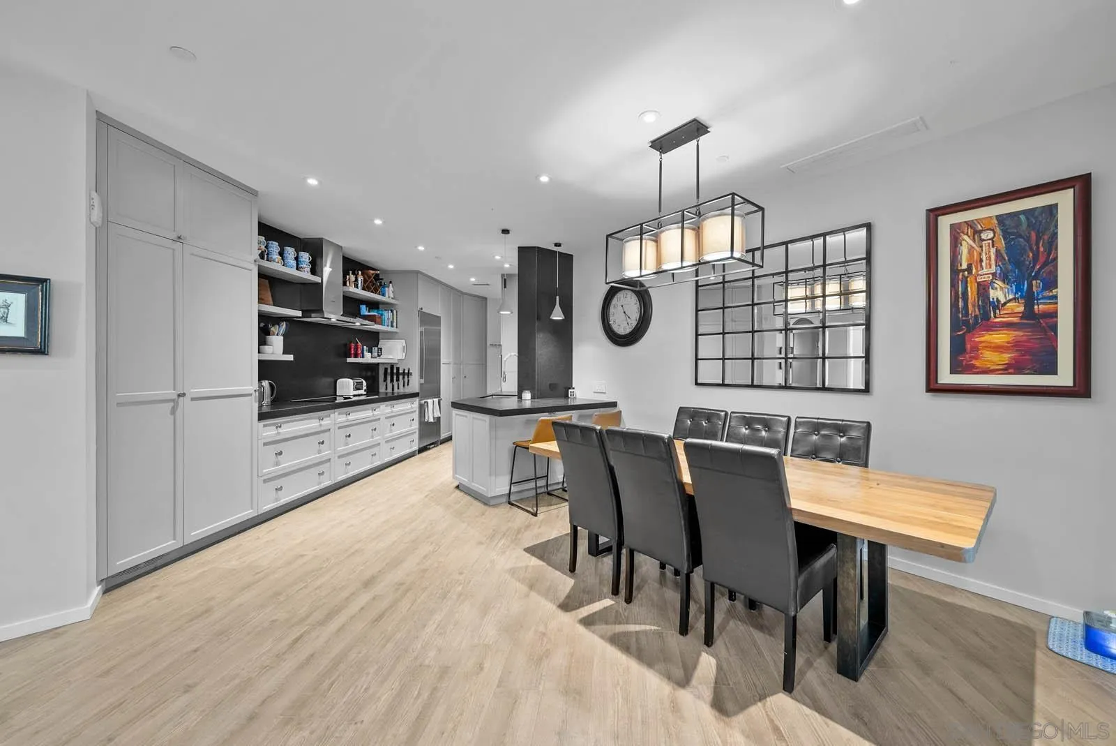 Photo #2: 250037700 Listing 