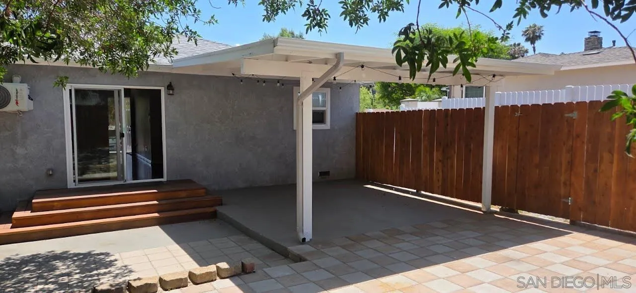 https://cdn.realtyfeed.com/cdn/127/250037708/f4ca3945baa24695bf8238bc77267263.webp
